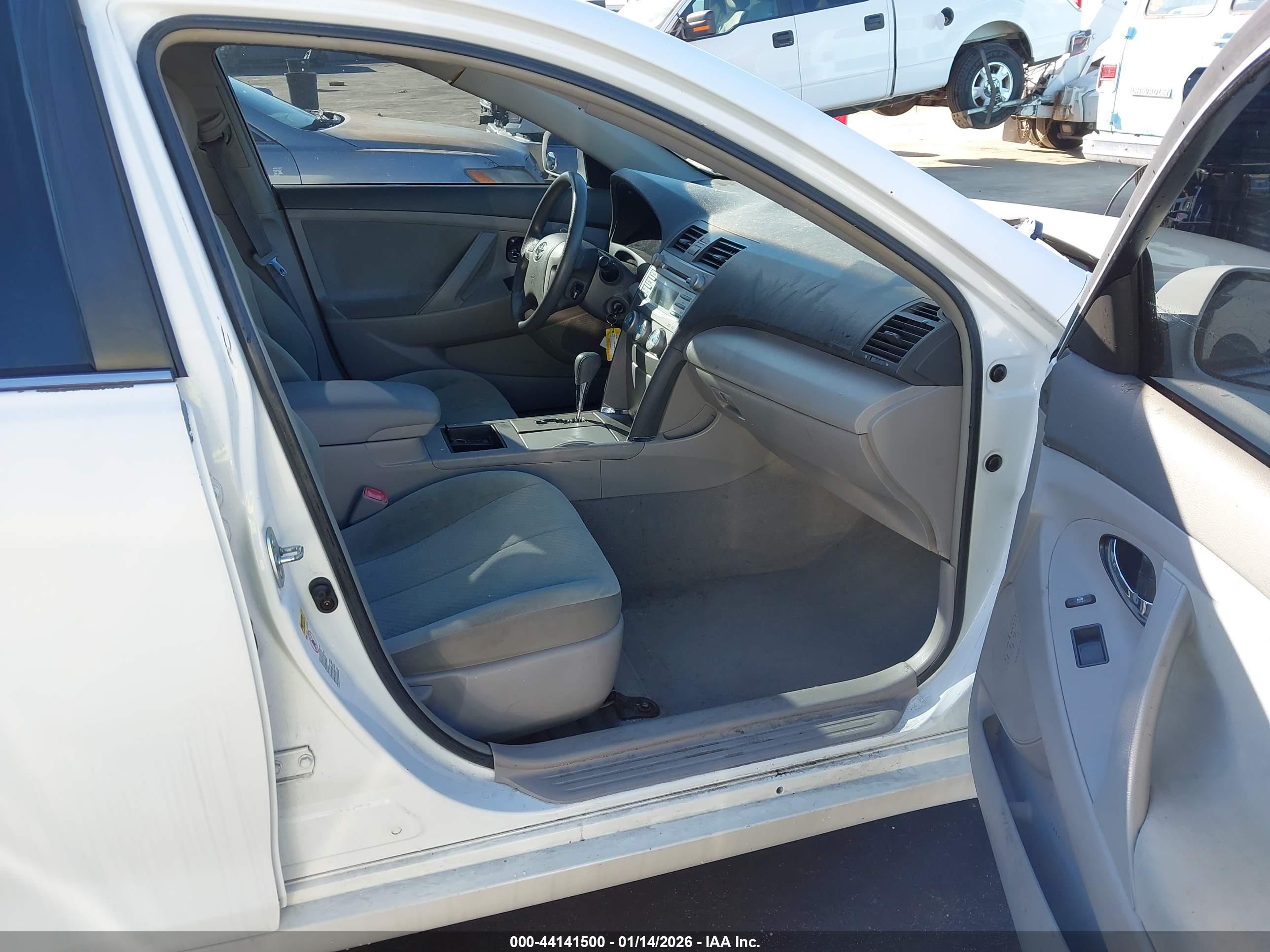 TOYOTA CAMRY image 5