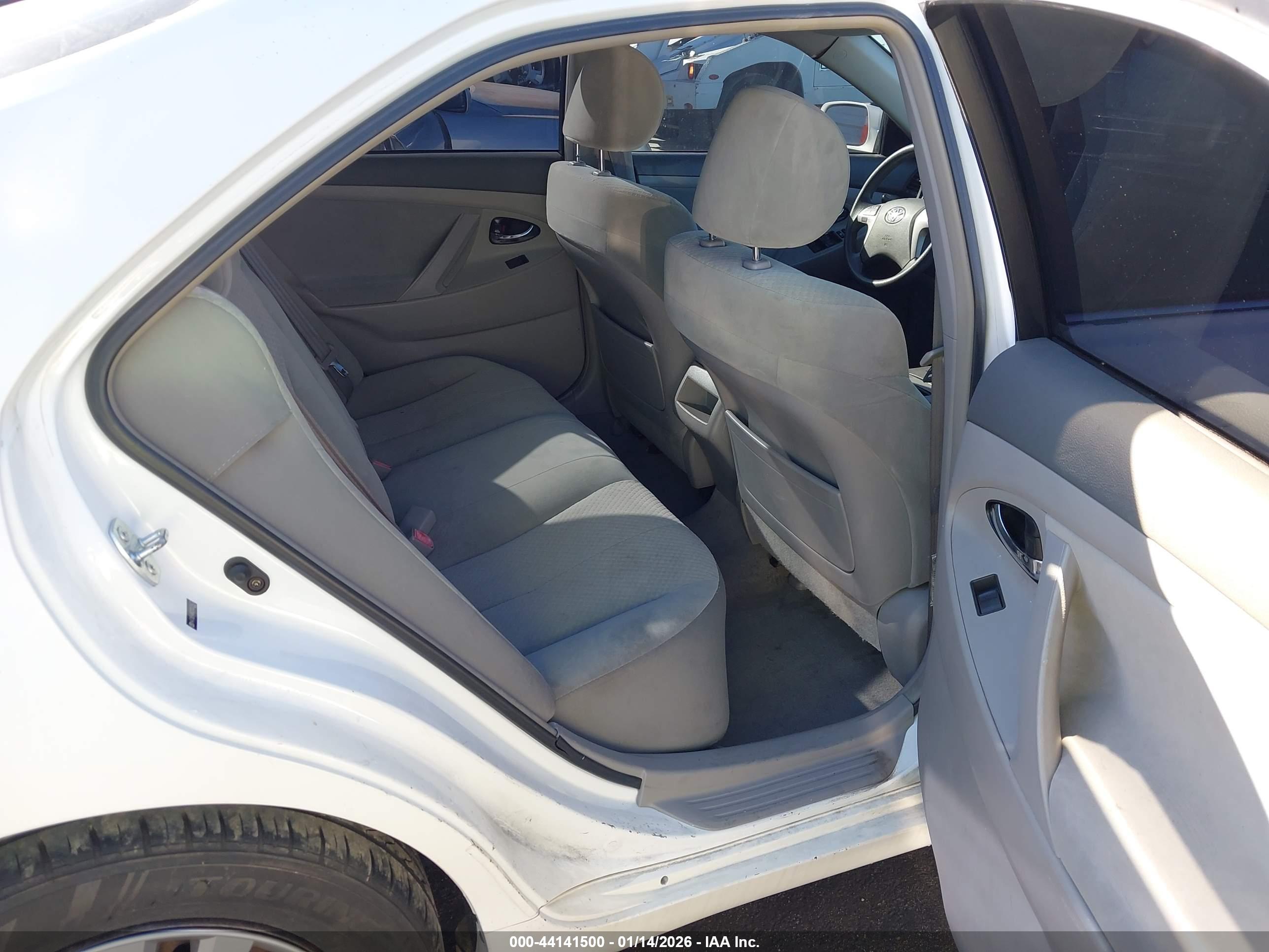 TOYOTA CAMRY image 8