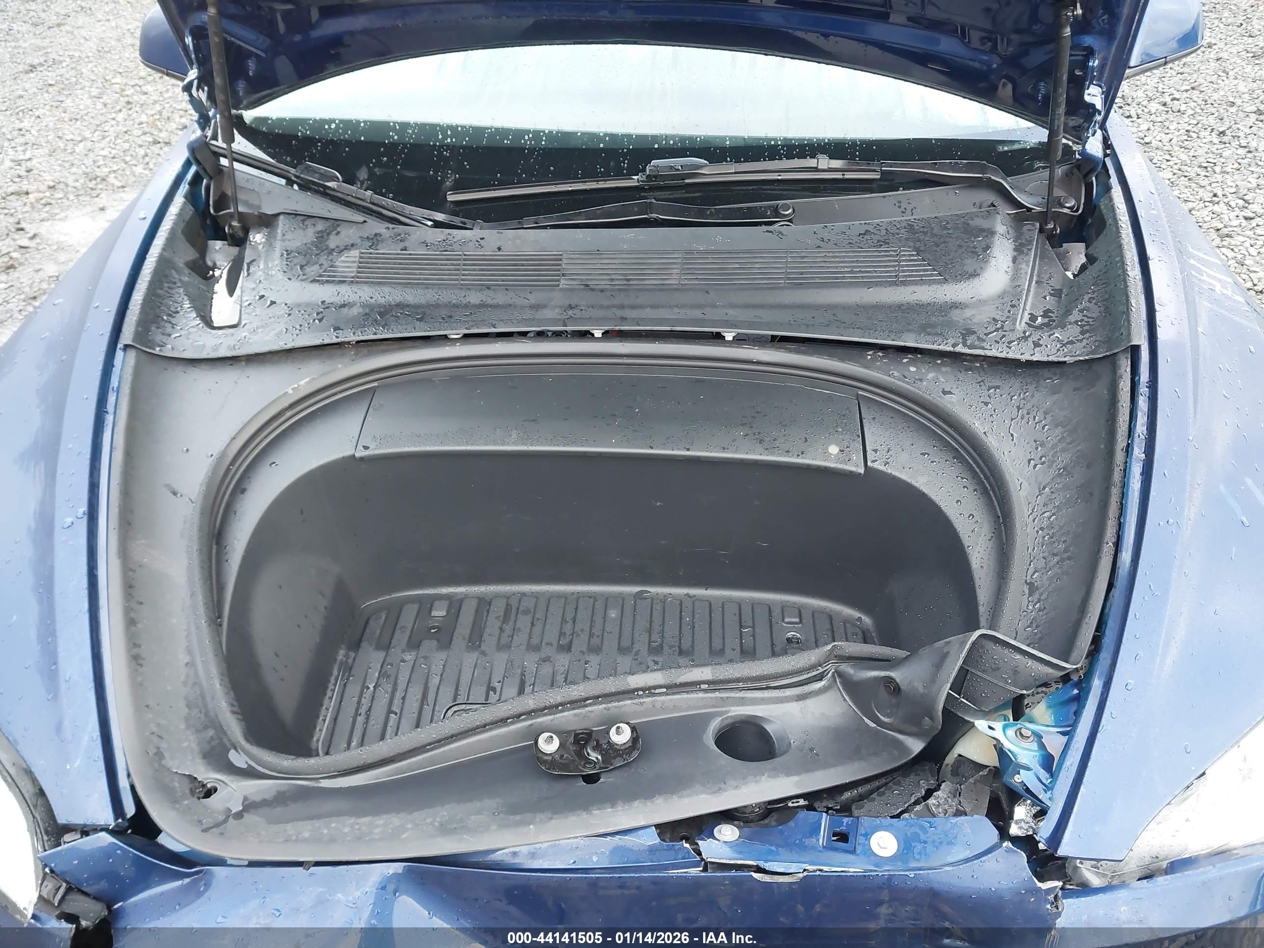 TESLA MODEL image 10