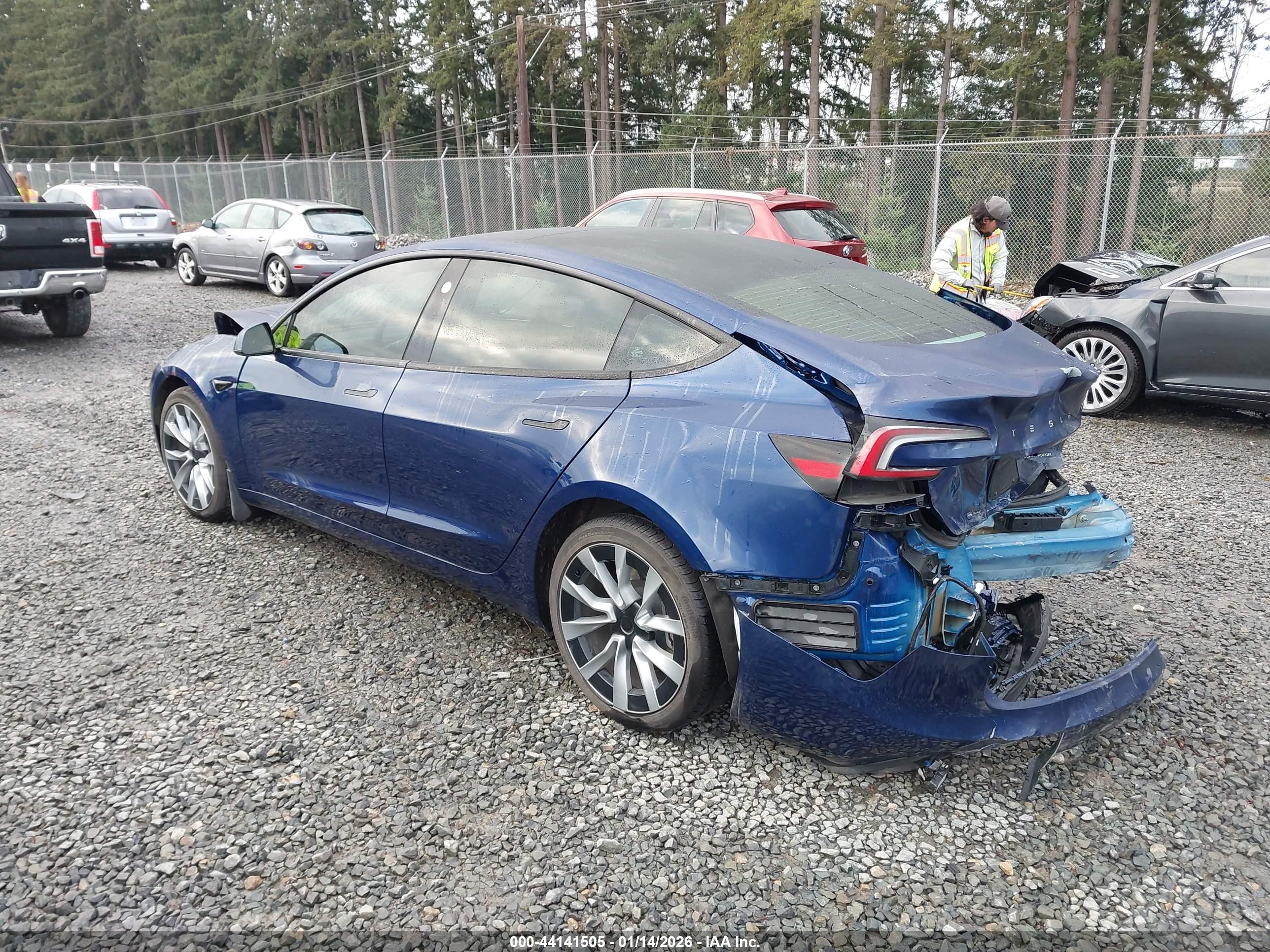 TESLA MODEL image 3