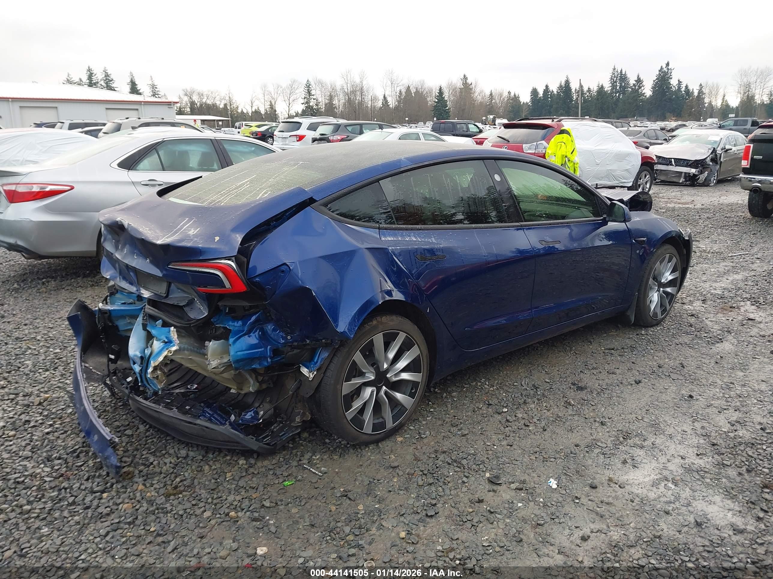 TESLA MODEL image 4