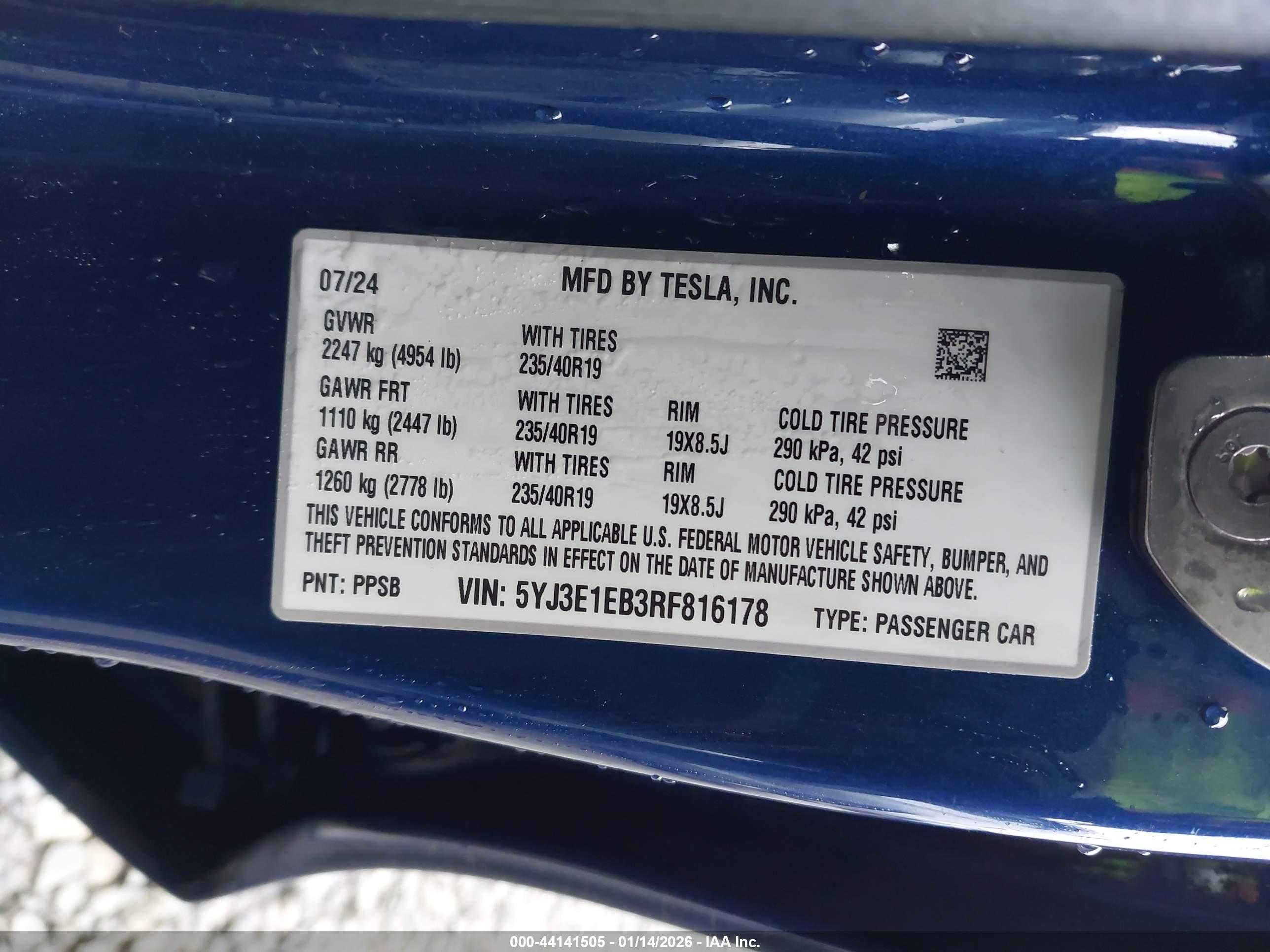 TESLA MODEL image 9
