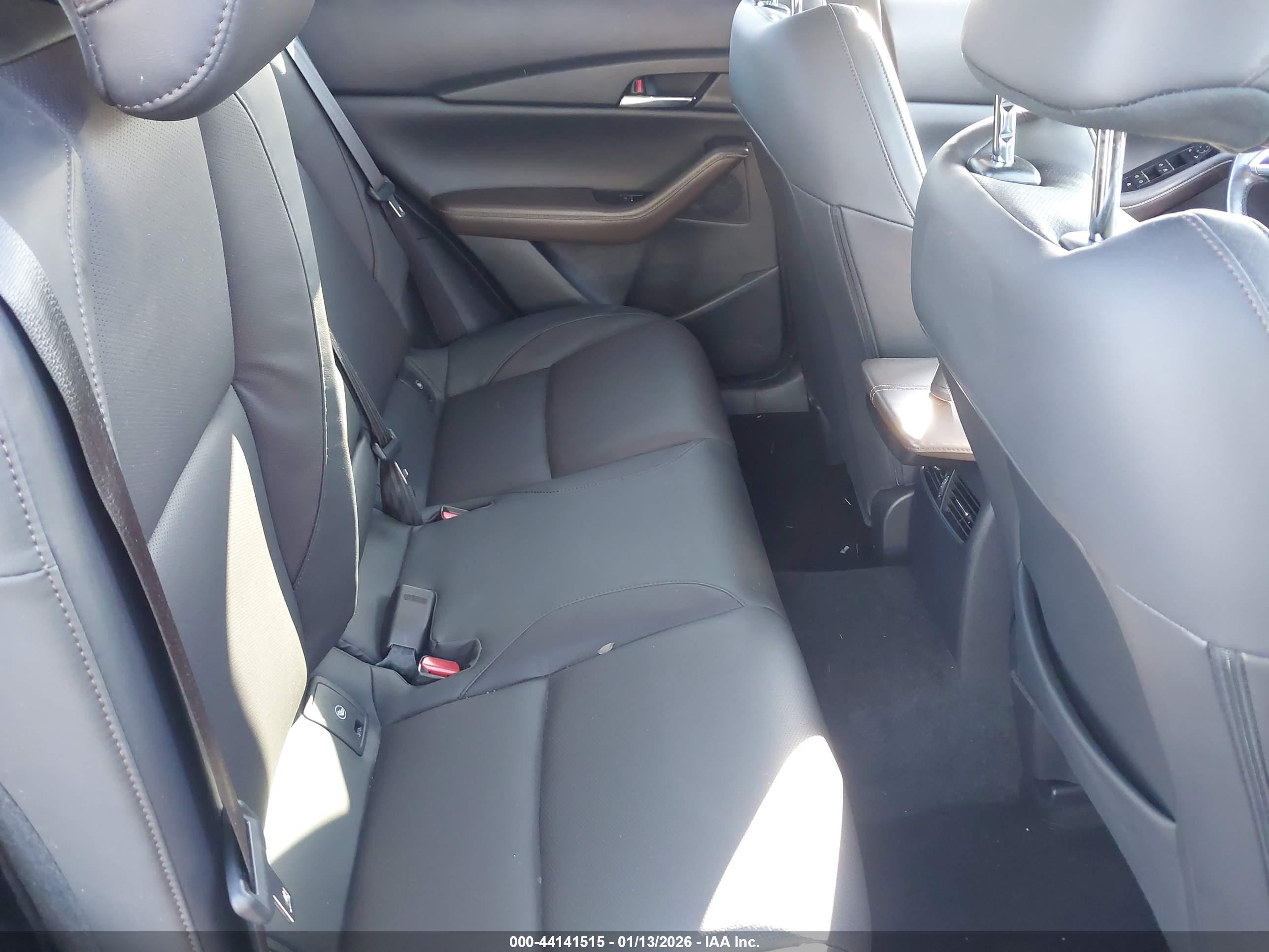 MAZDA CX-30 image 8