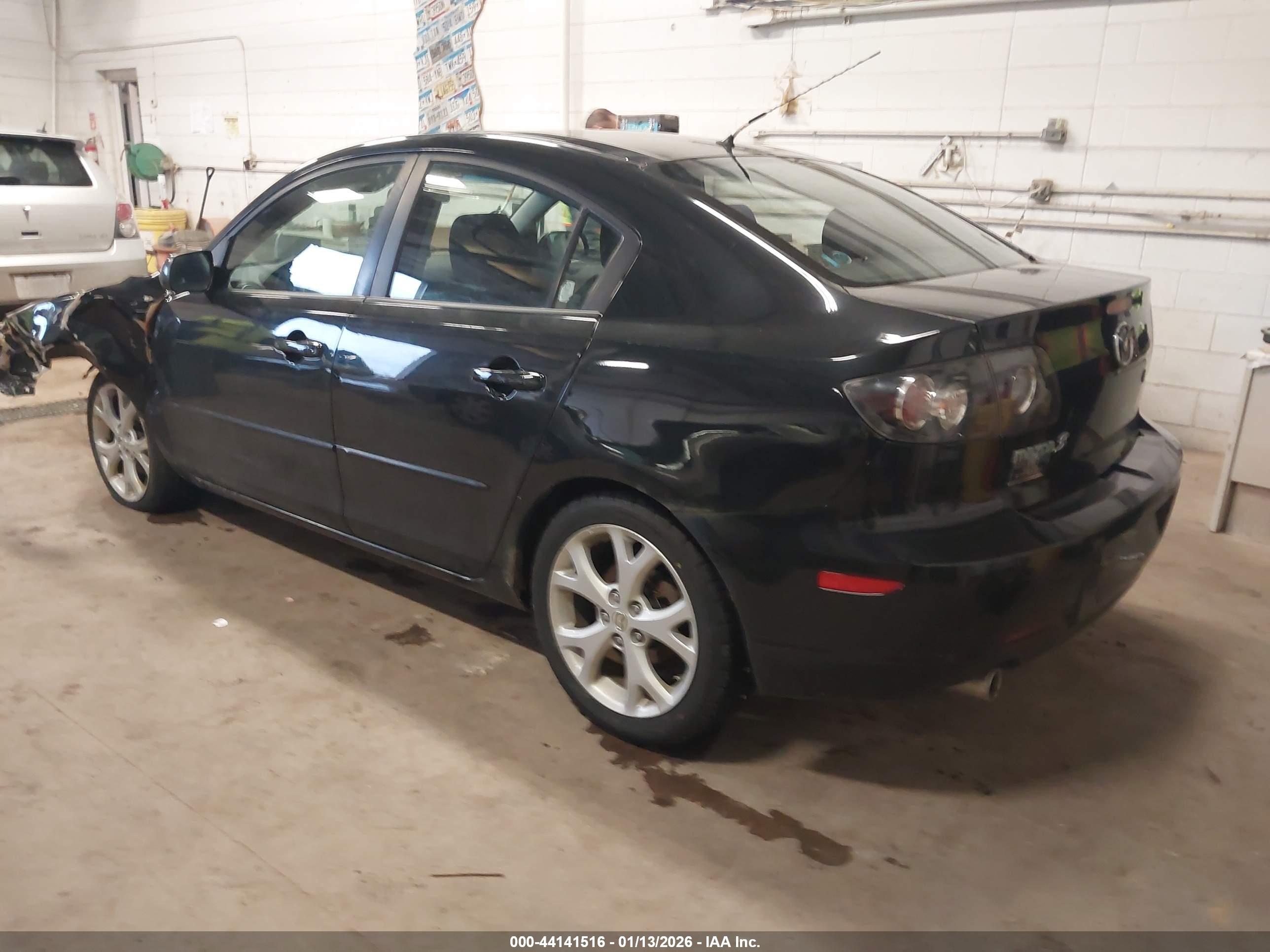 MAZDA MAZDA3 image 3