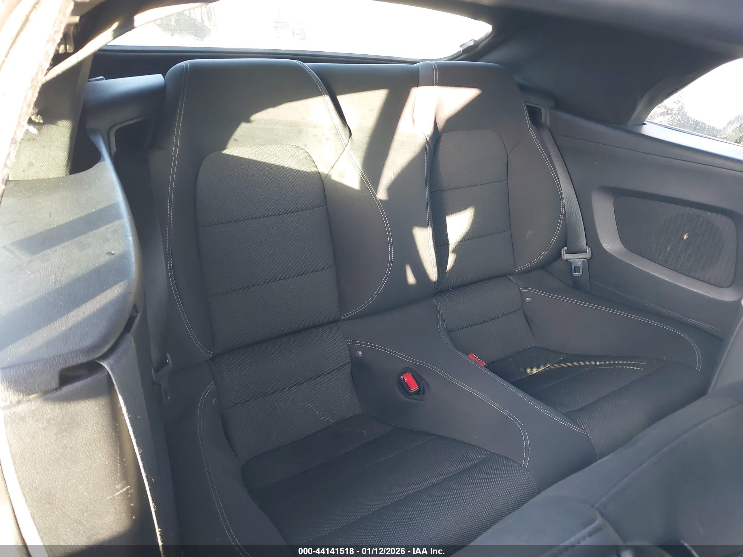 FORD MUSTANG image 8