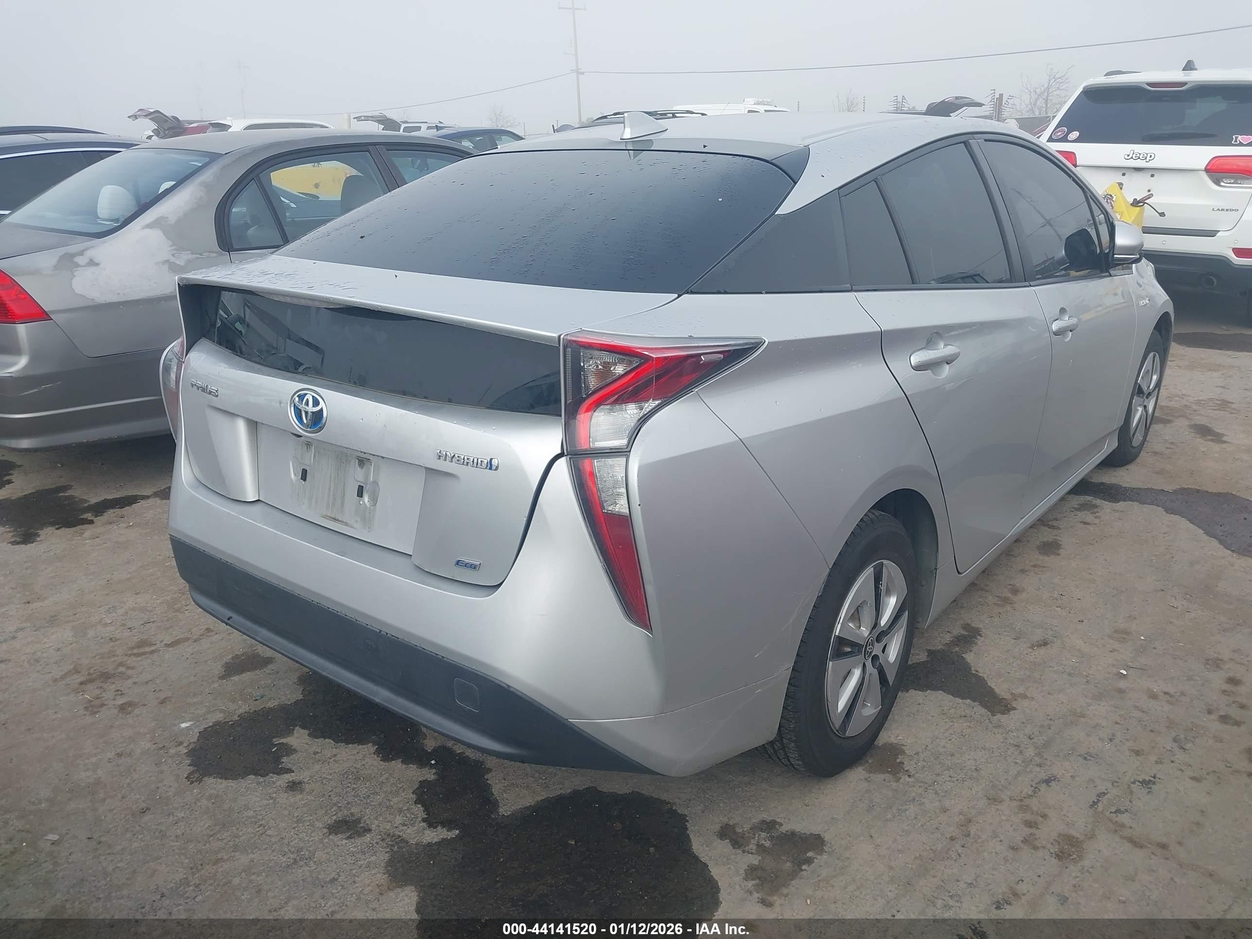 TOYOTA PRIUS image 4