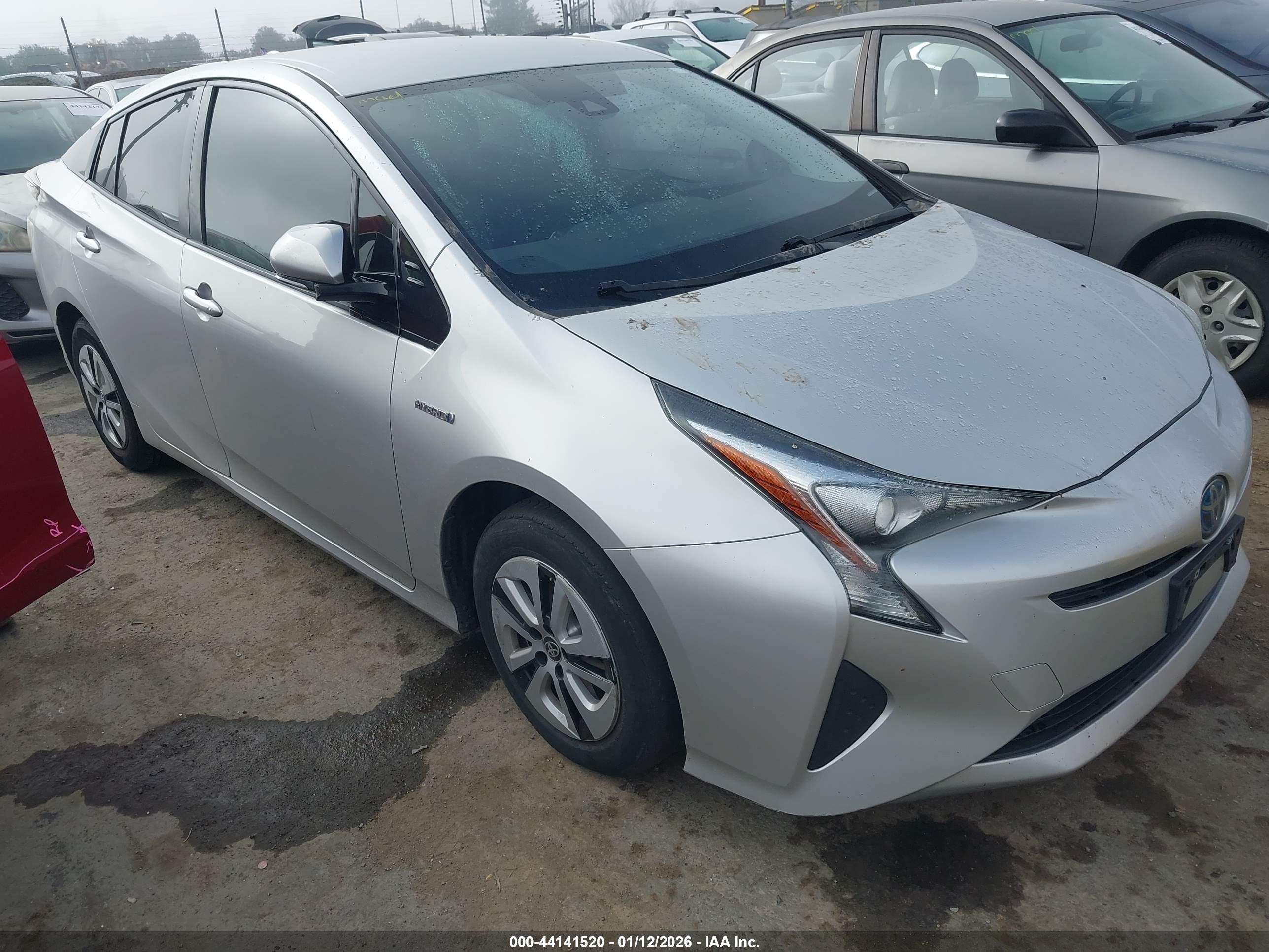 TOYOTA PRIUS image 6