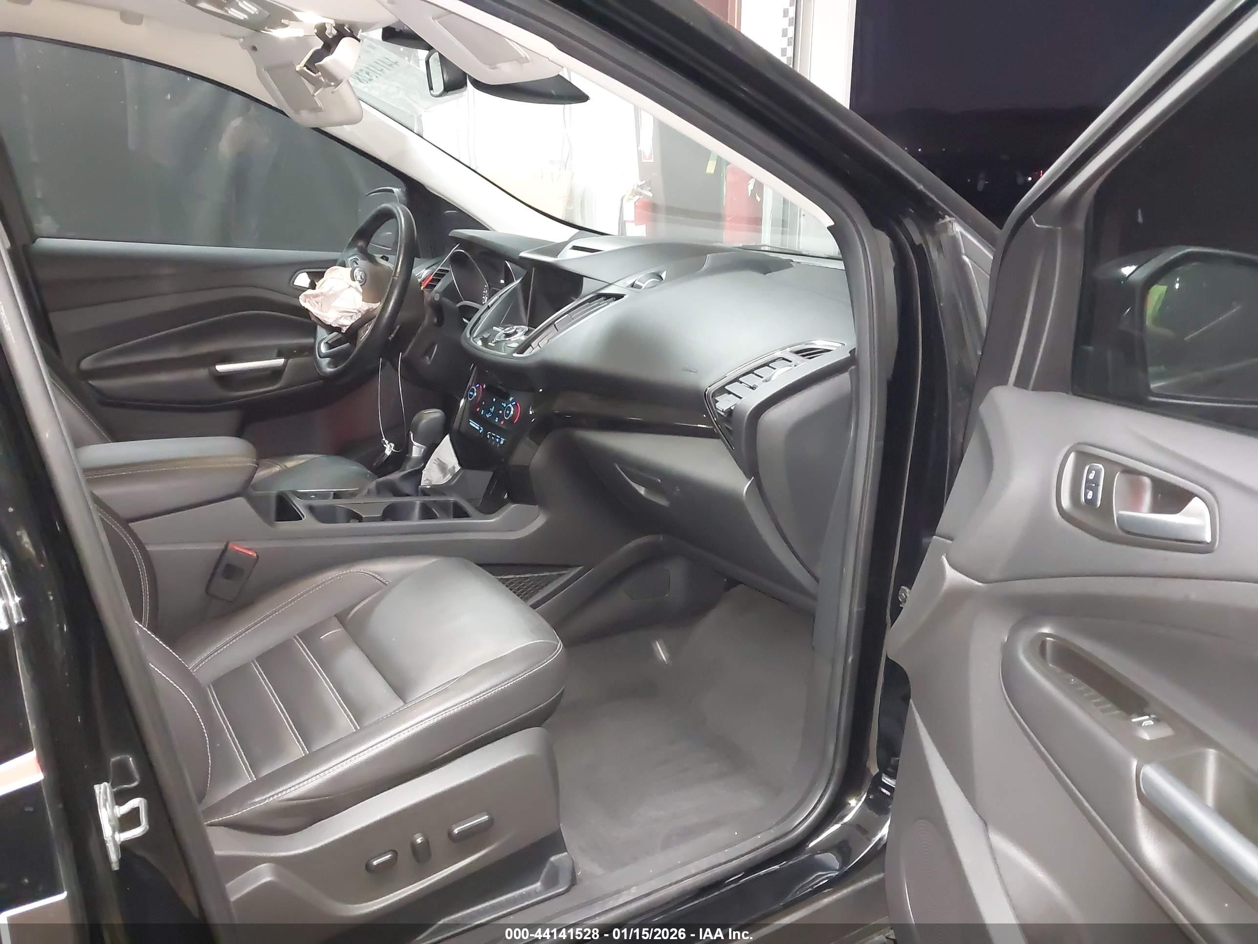 FORD ESCAPE image 5