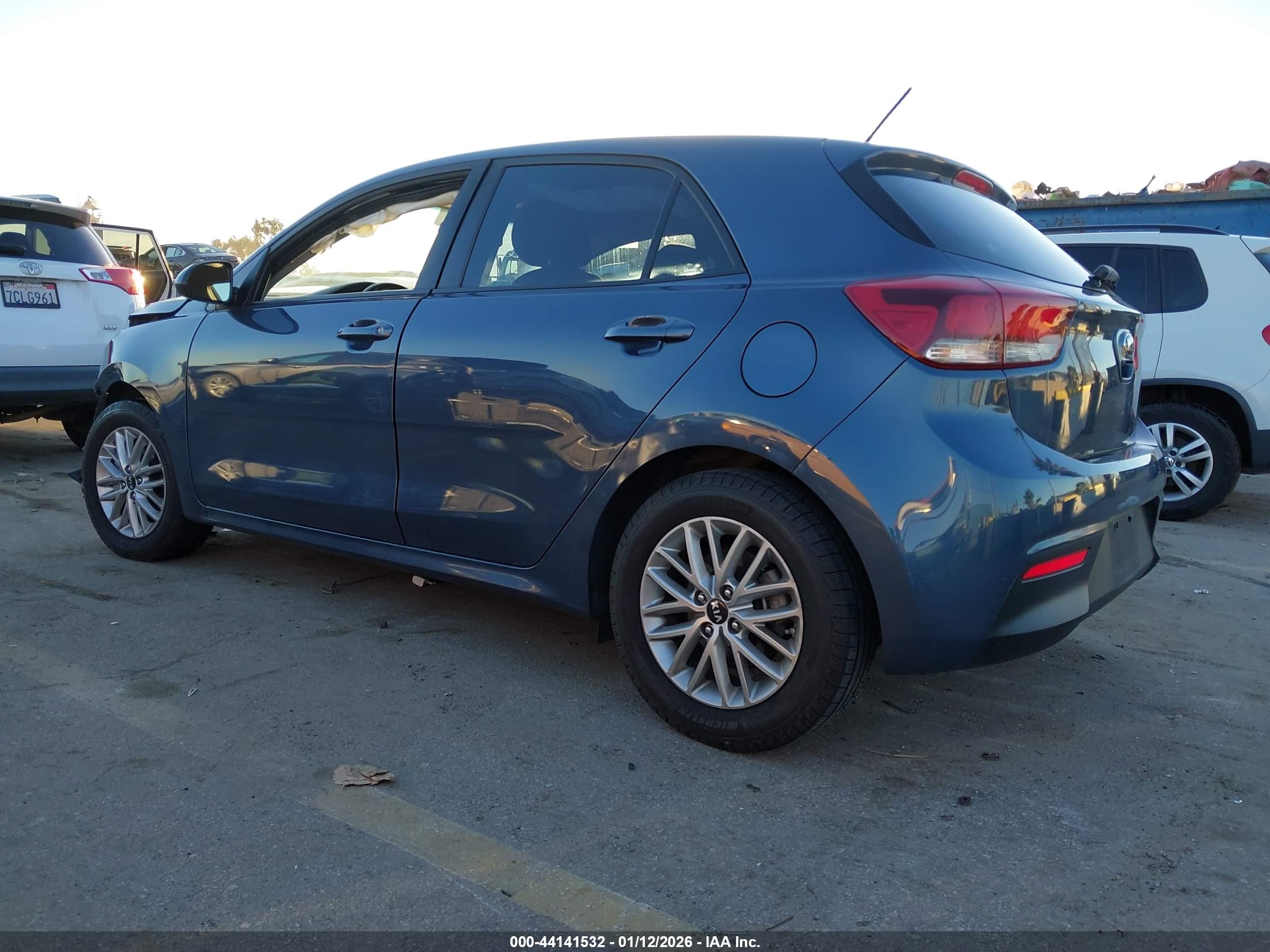 KIA RIO image 3