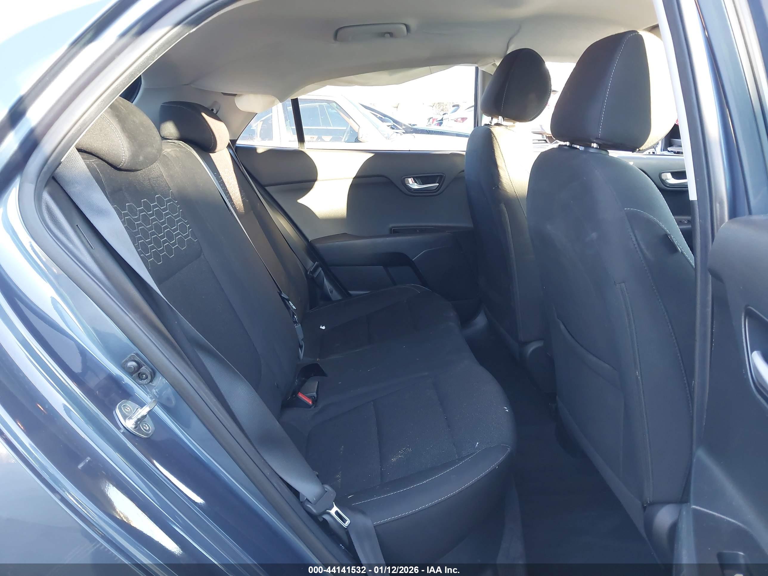 KIA RIO image 8