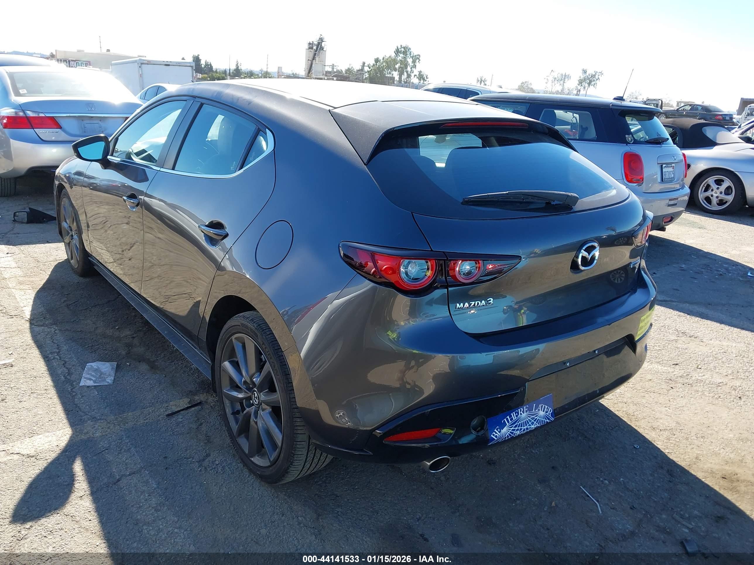 MAZDA MAZDA3 image 3