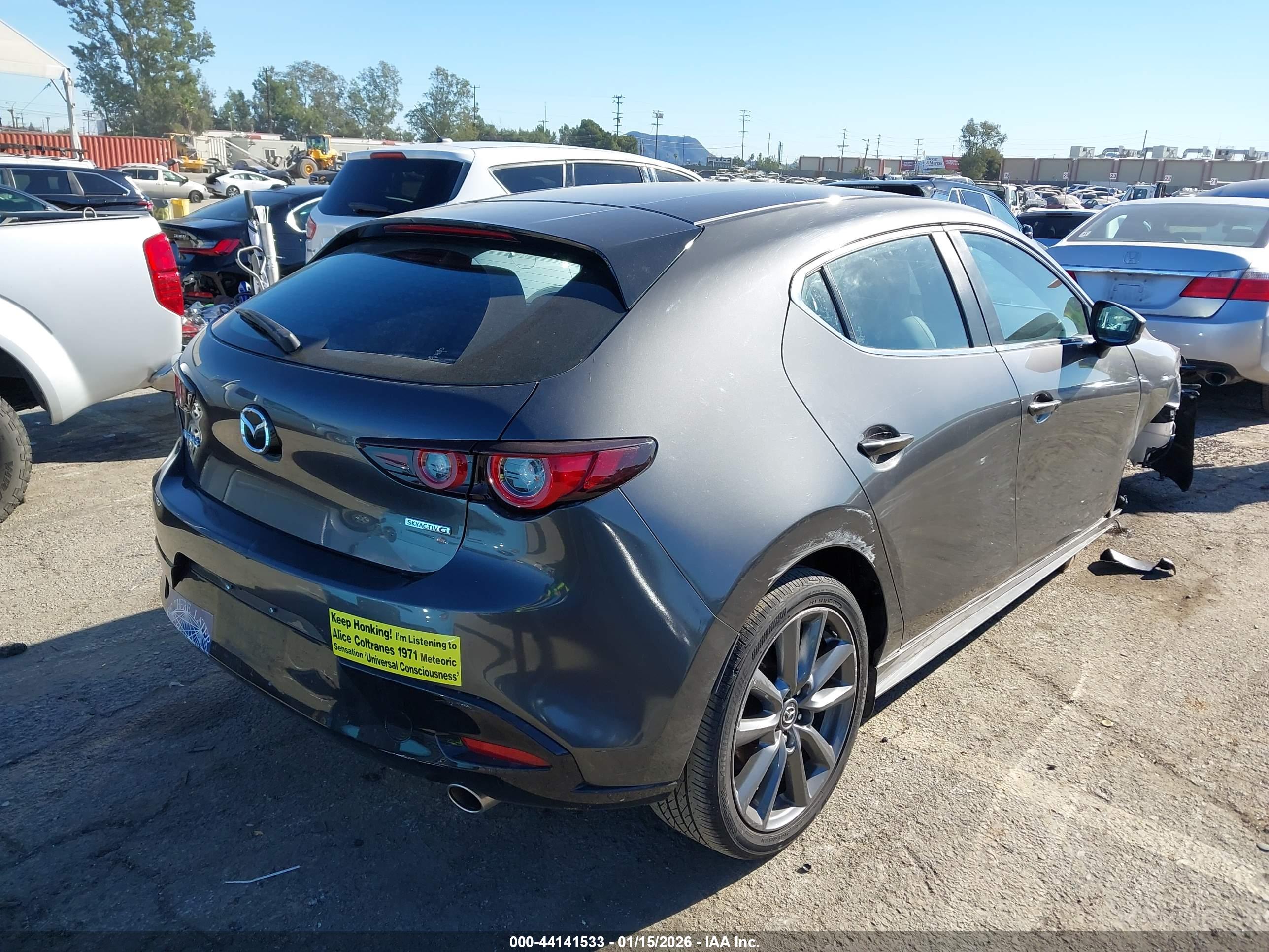 MAZDA MAZDA3 image 4