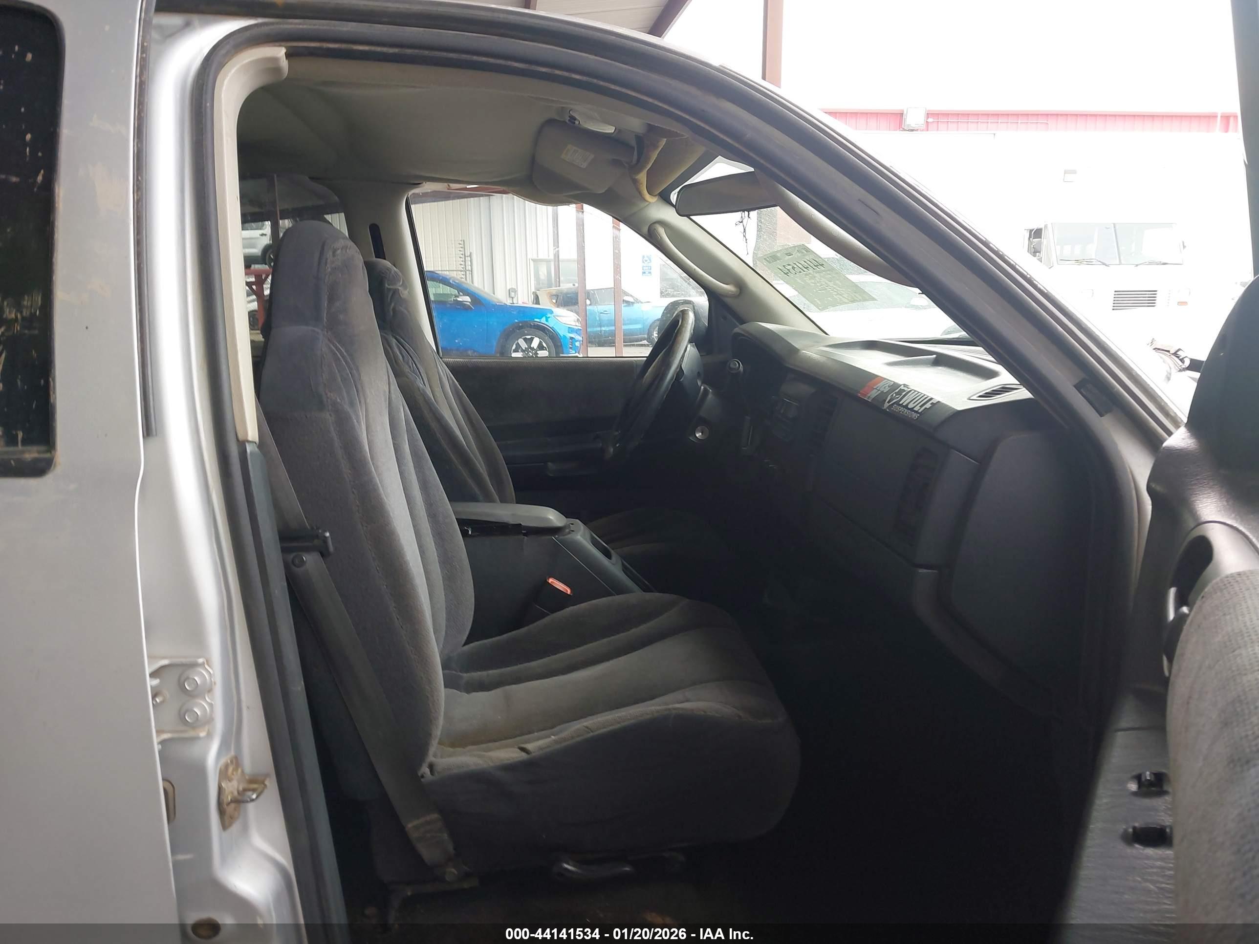 DODGE DAKOTA image 5