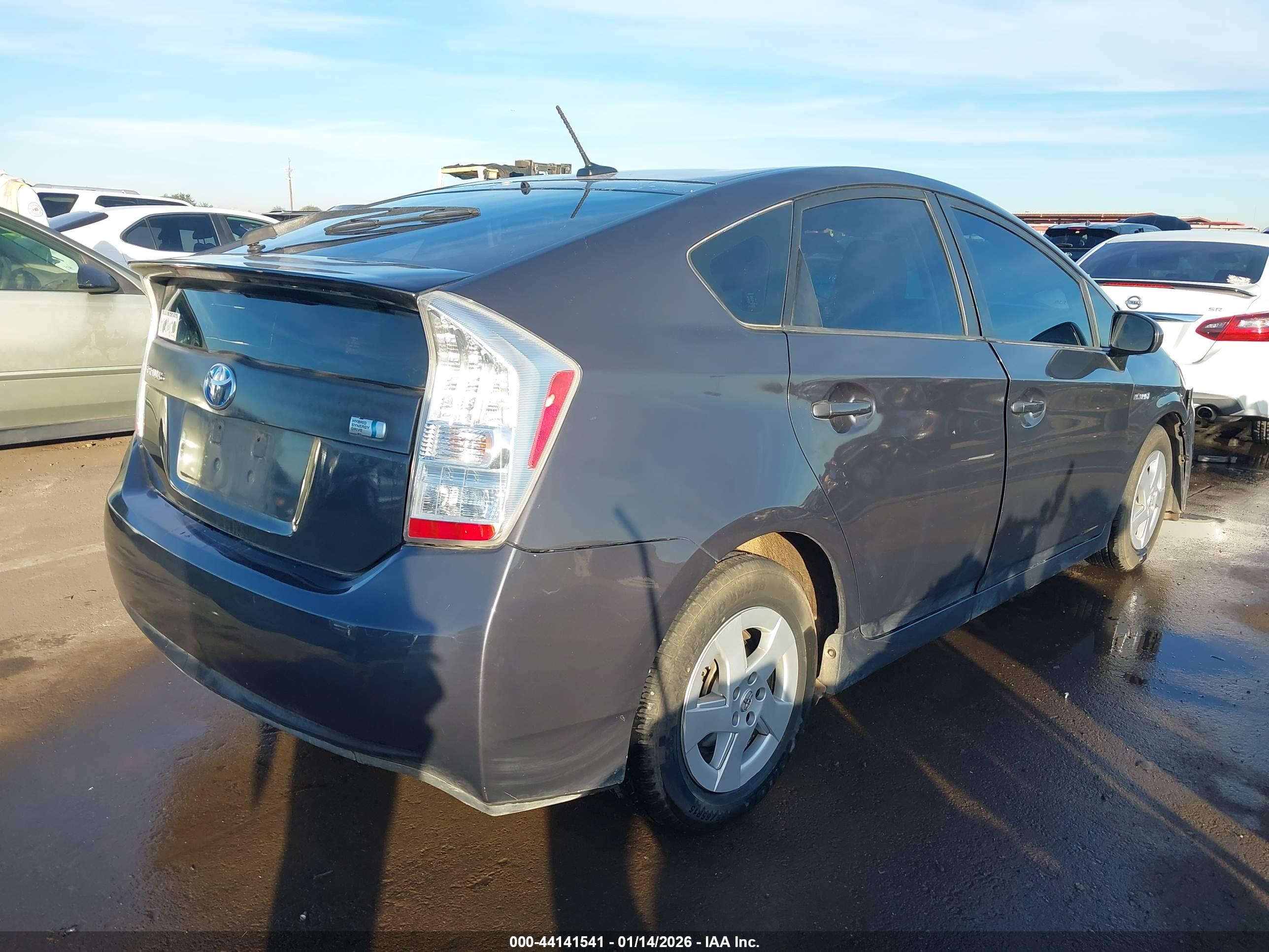 TOYOTA PRIUS image 4