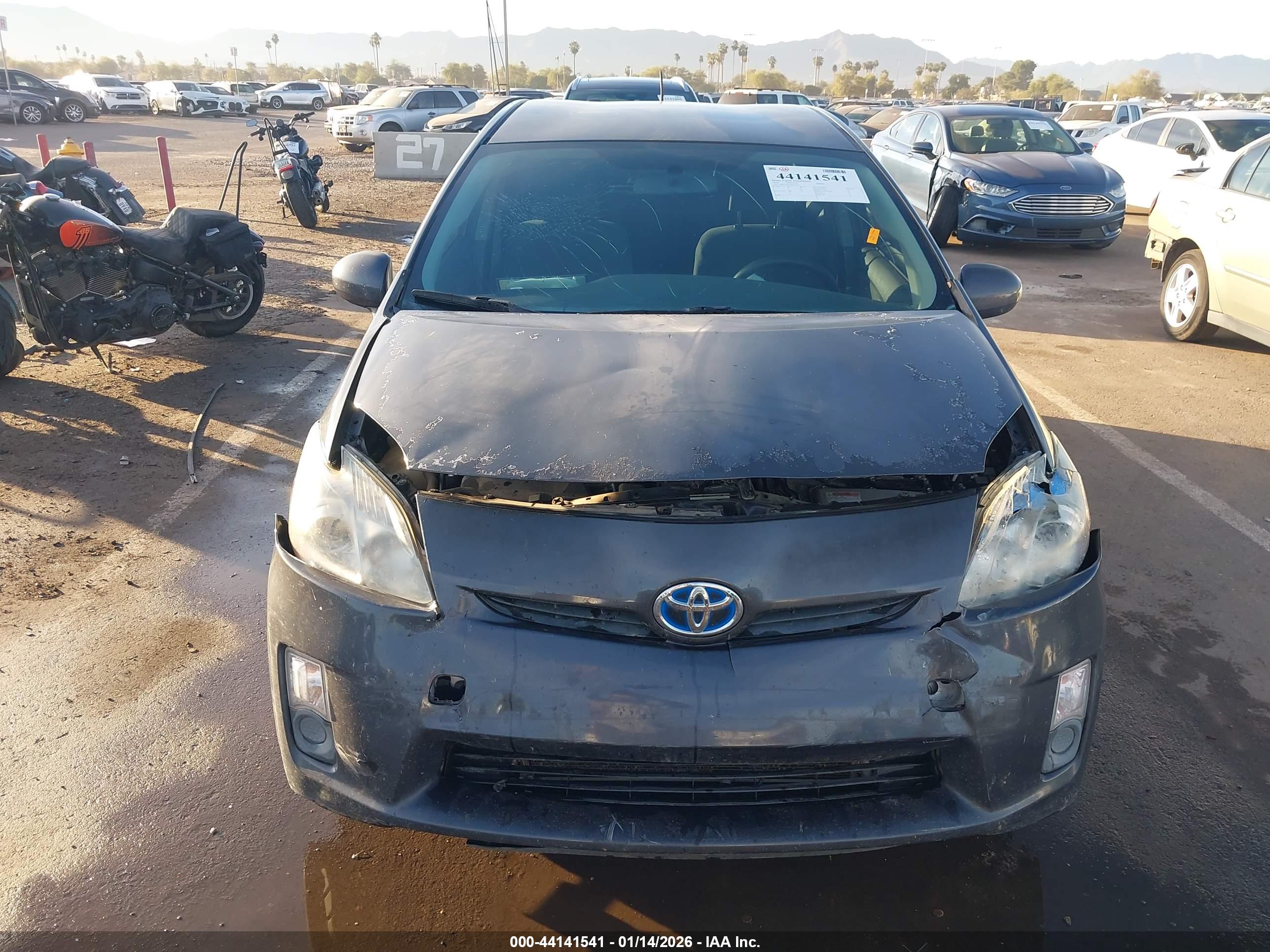 TOYOTA PRIUS image 6