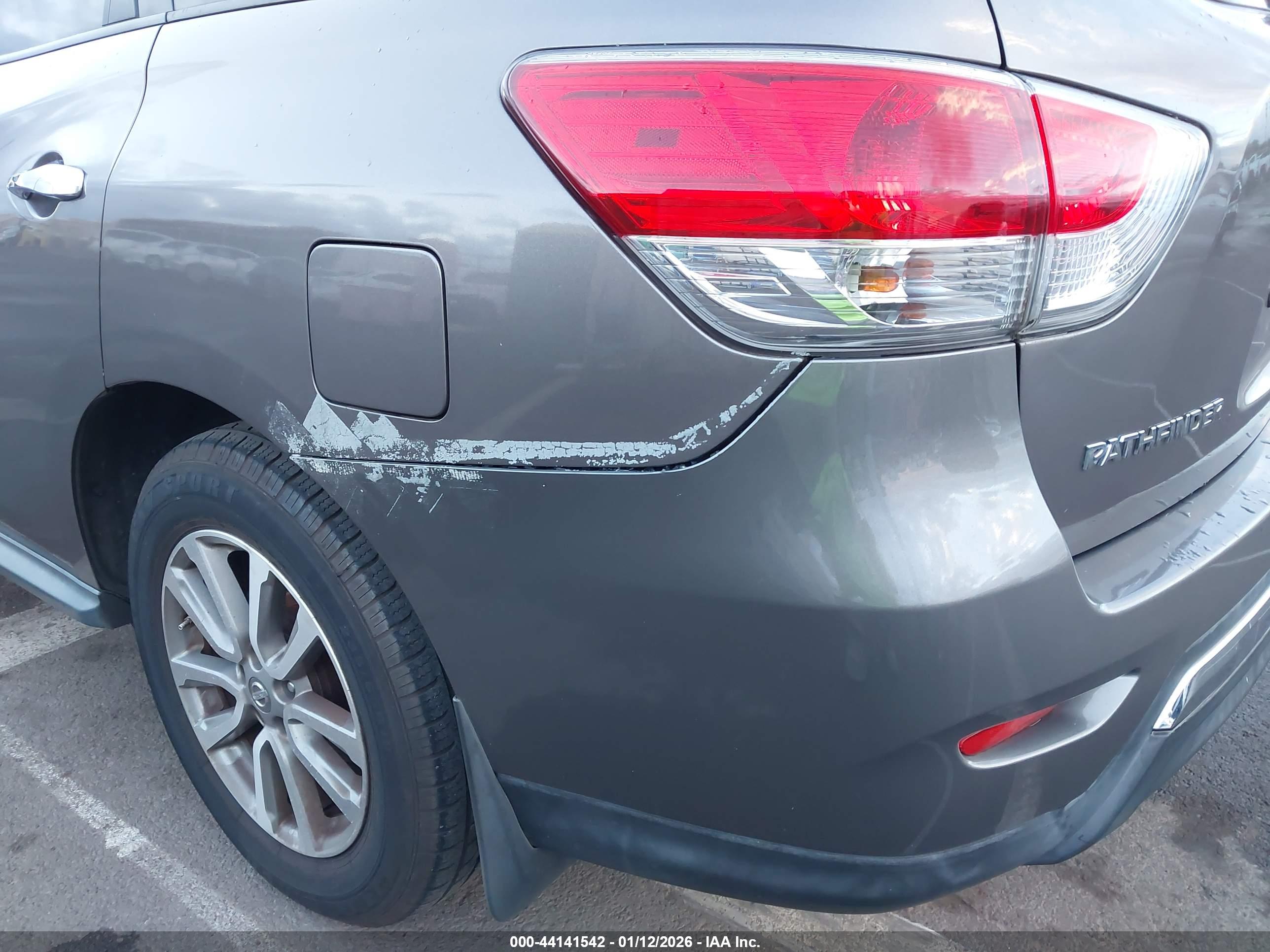 NISSAN PATHFINDER image 6