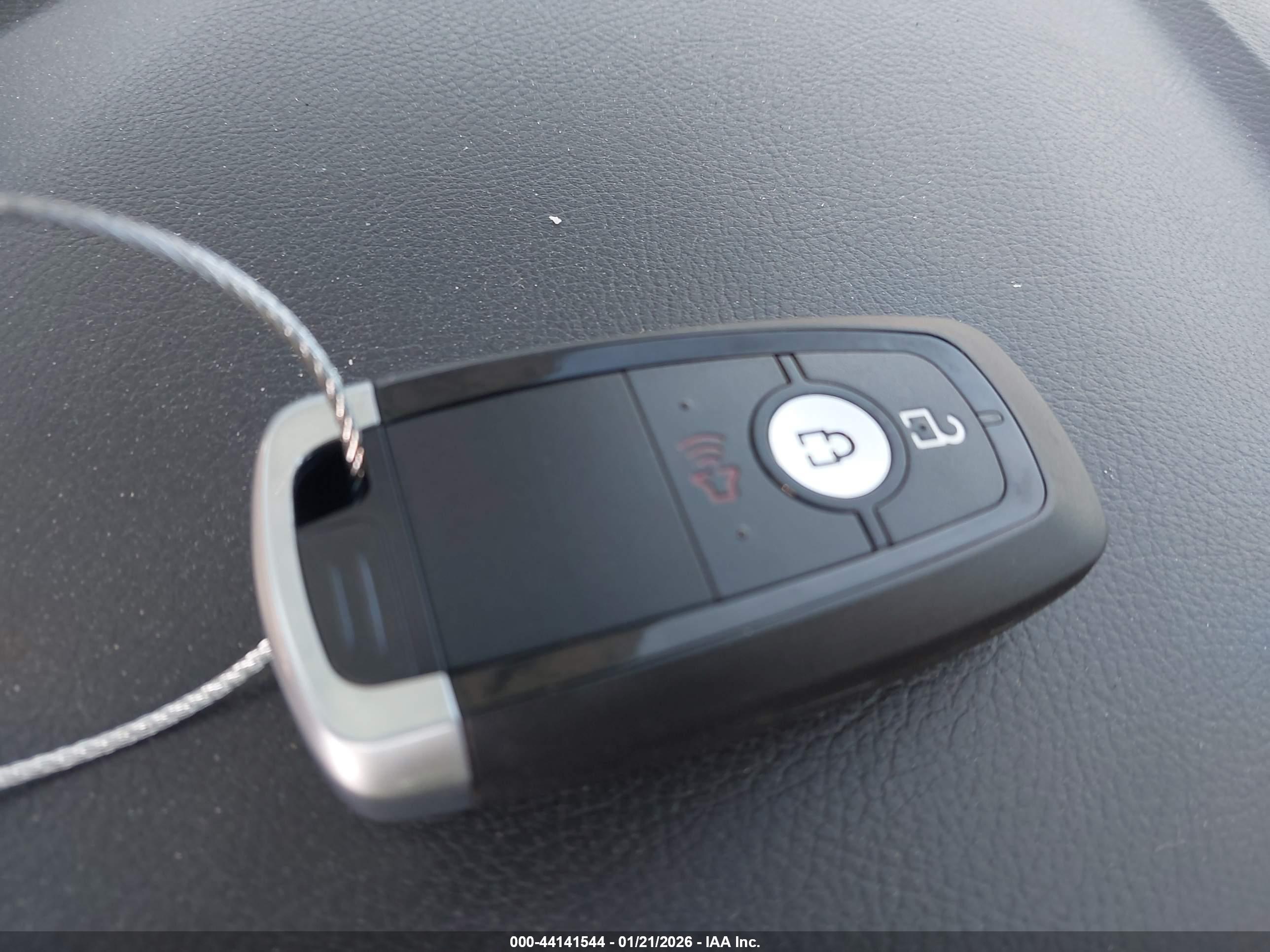 FORD FUSION image 11