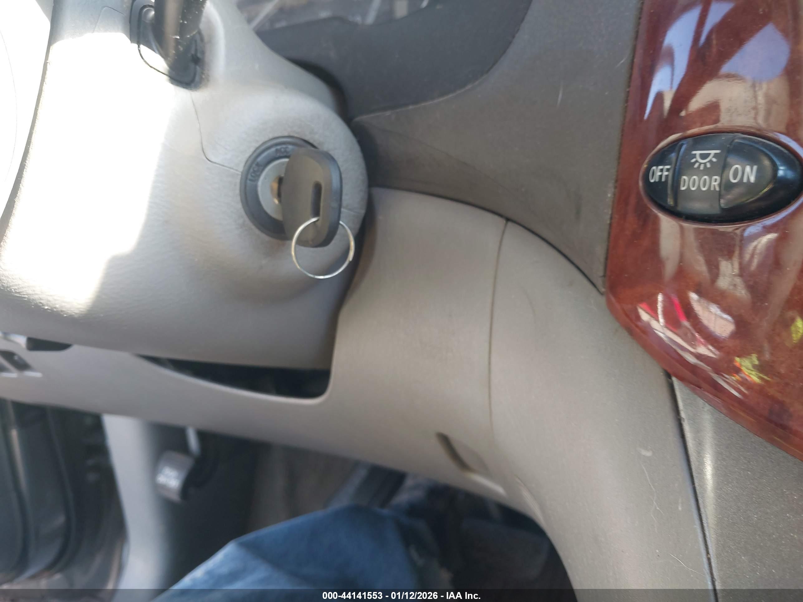TOYOTA SIENNA image 11