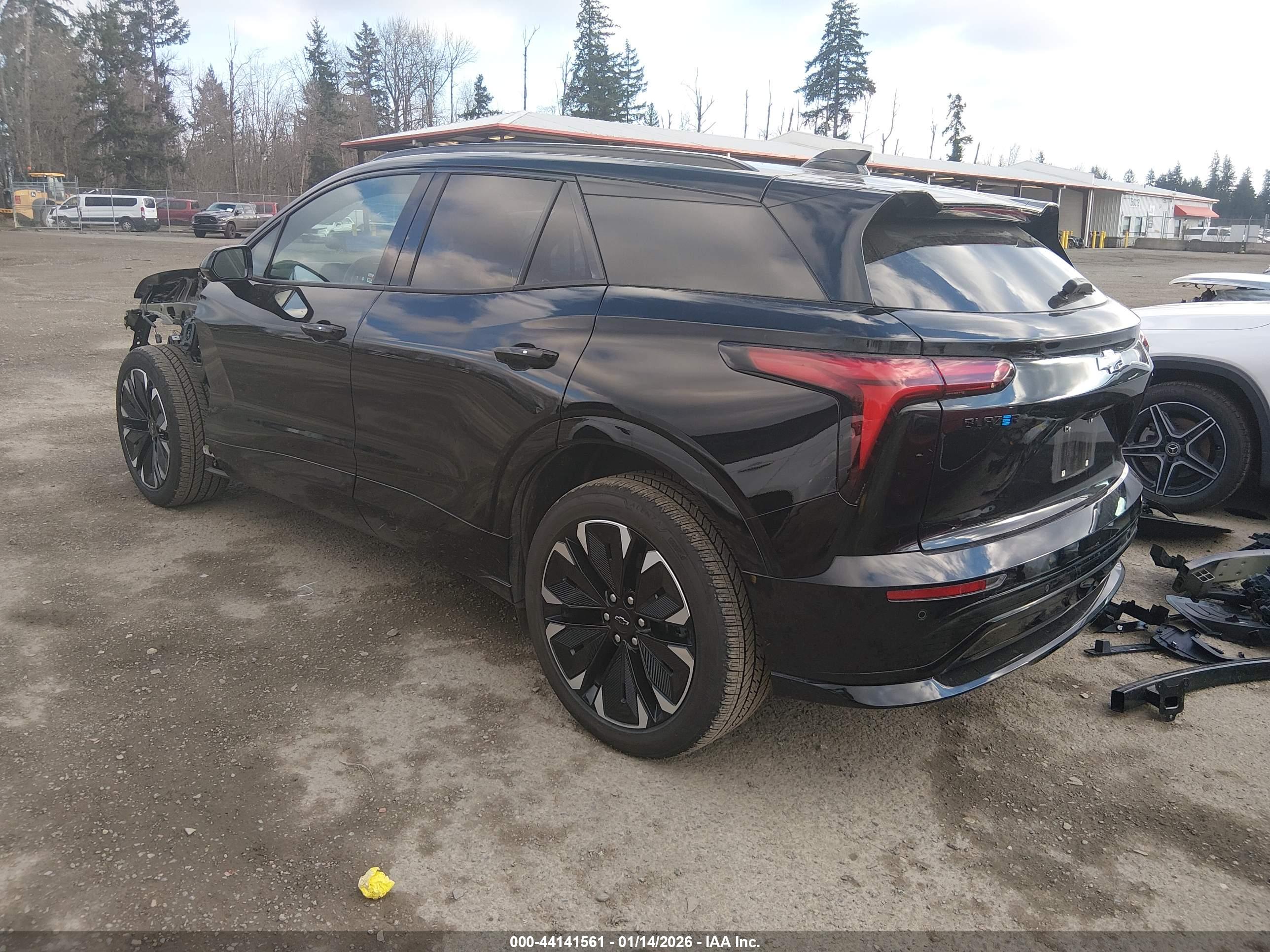 CHEVROLET BLAZER image 3