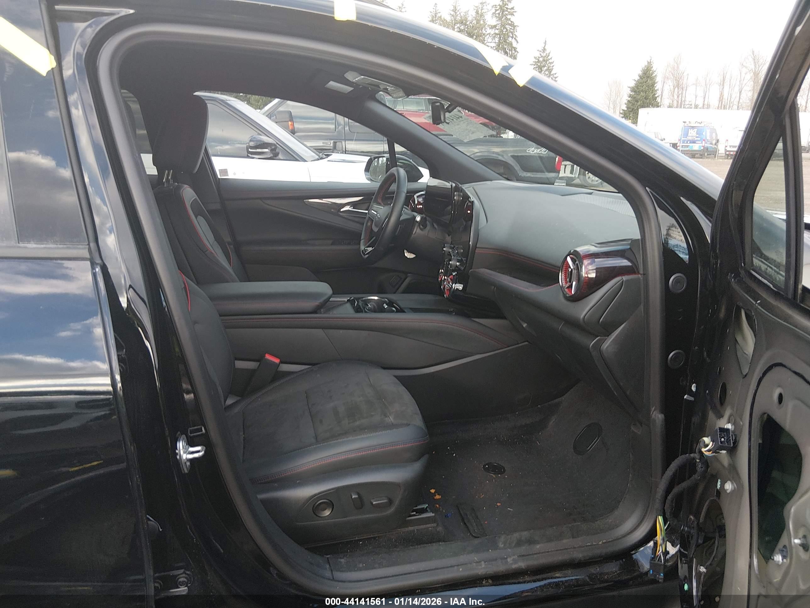 CHEVROLET BLAZER image 5