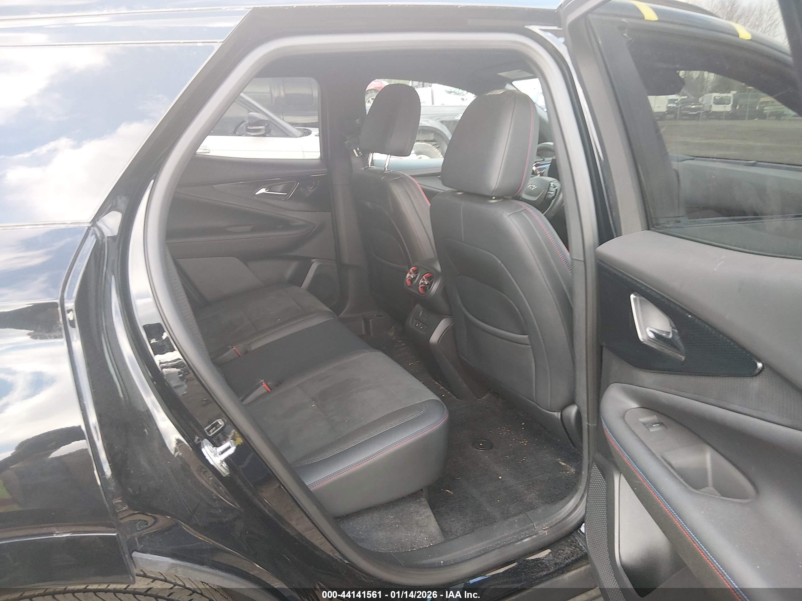 CHEVROLET BLAZER image 8
