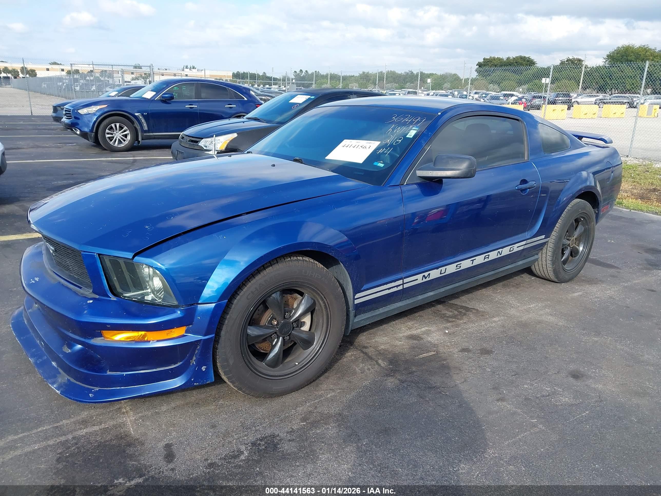 FORD MUSTANG image 2