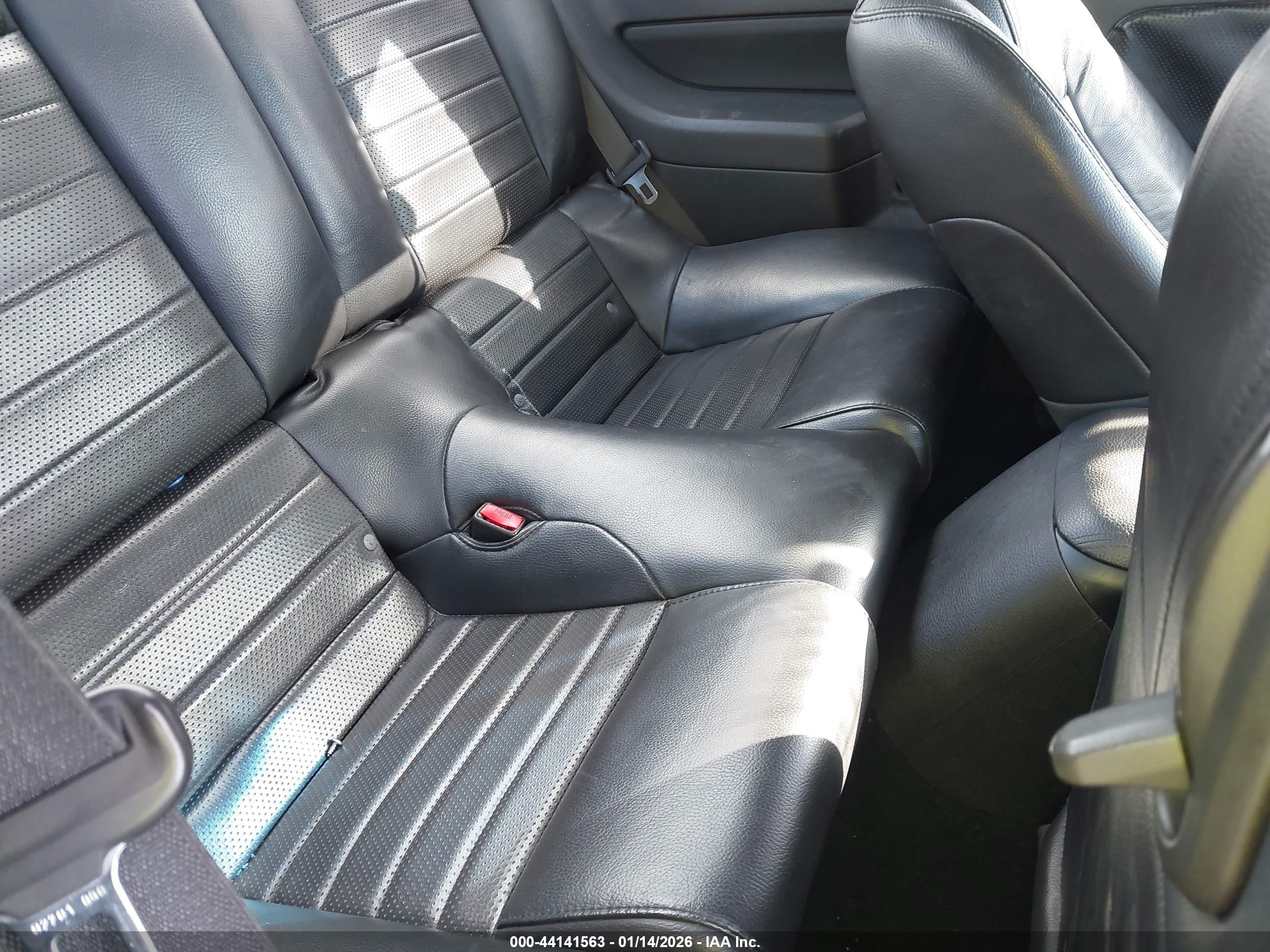 FORD MUSTANG image 8