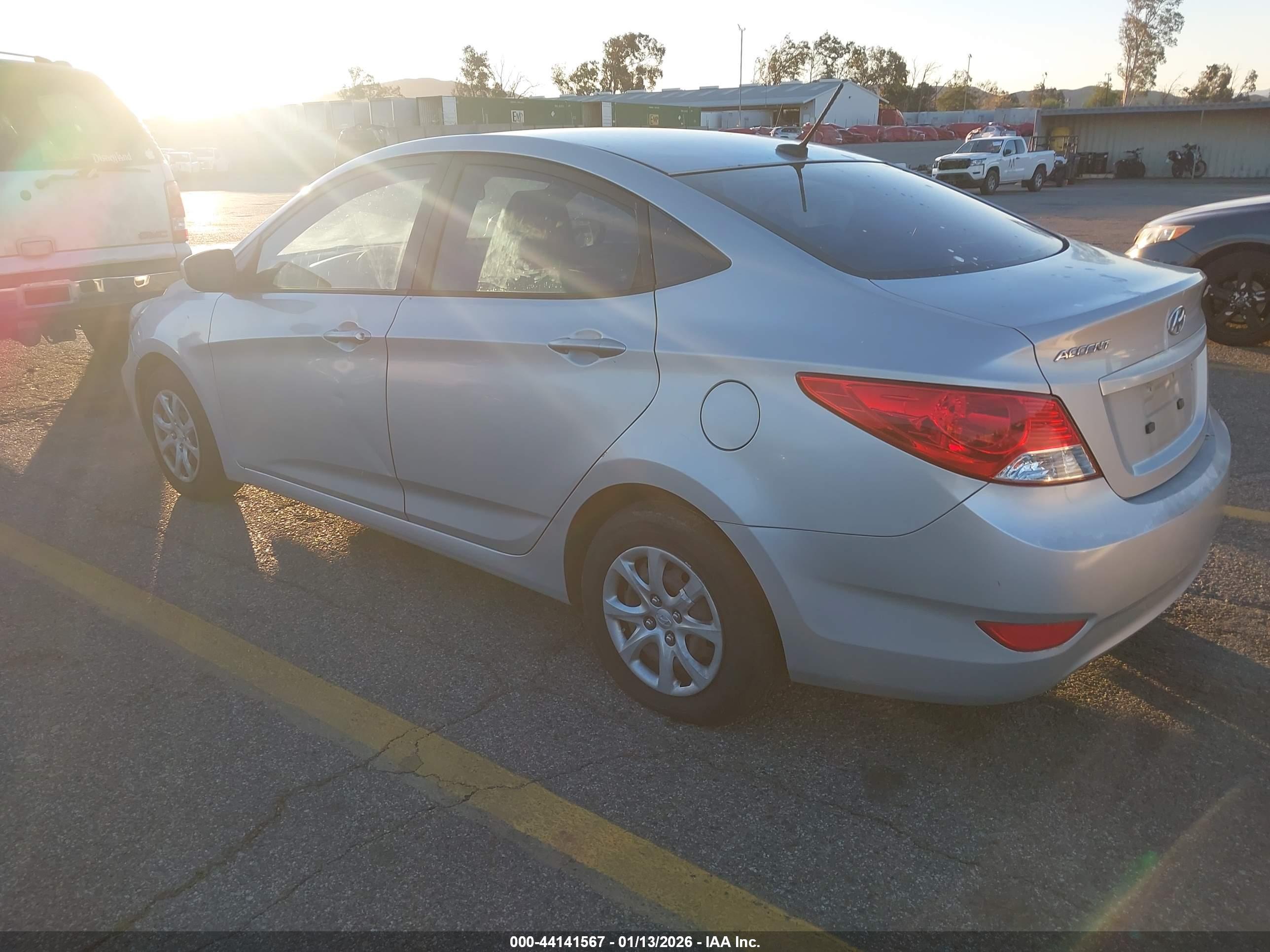 HYUNDAI ACCENT image 3