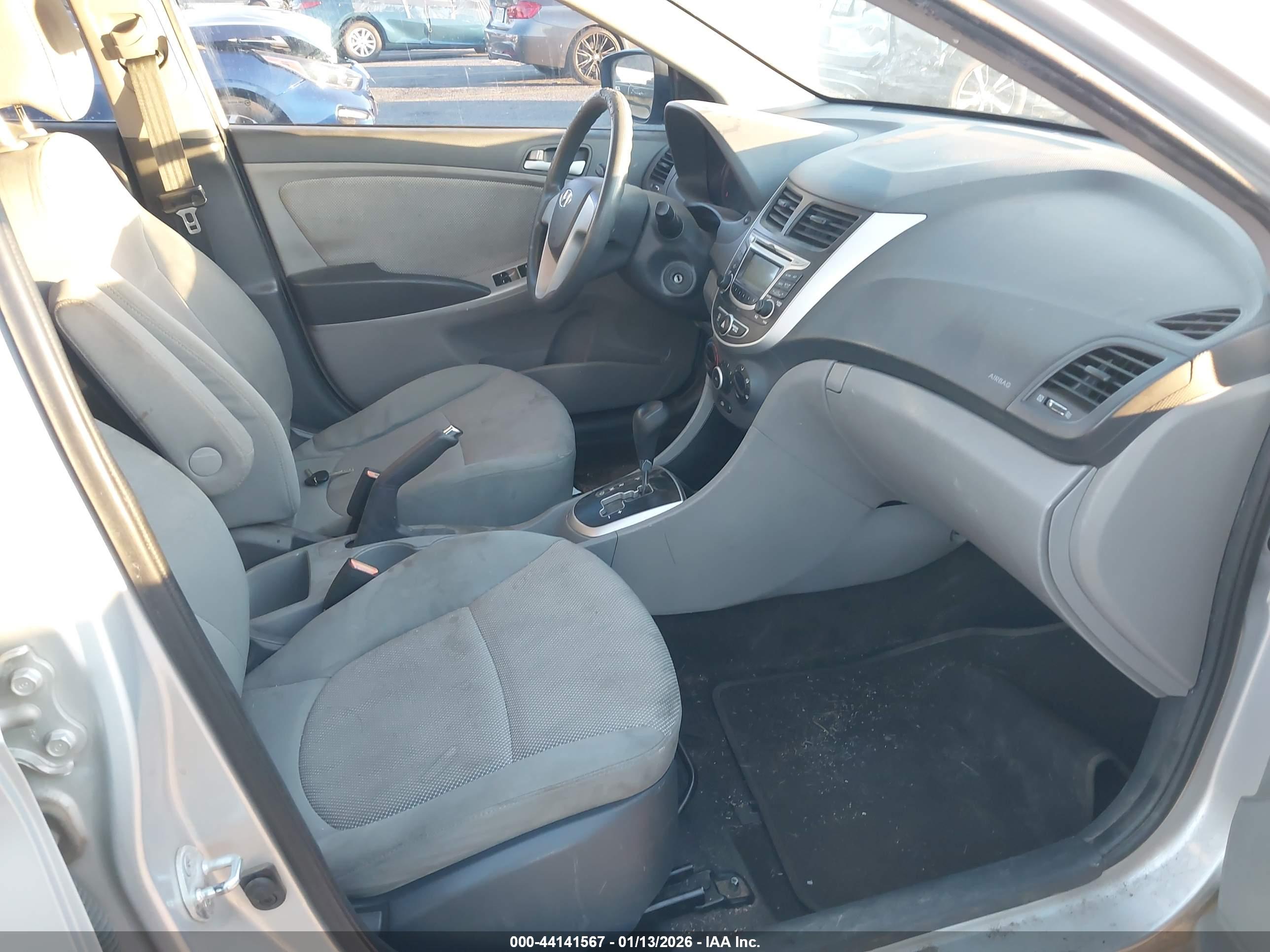 HYUNDAI ACCENT image 5