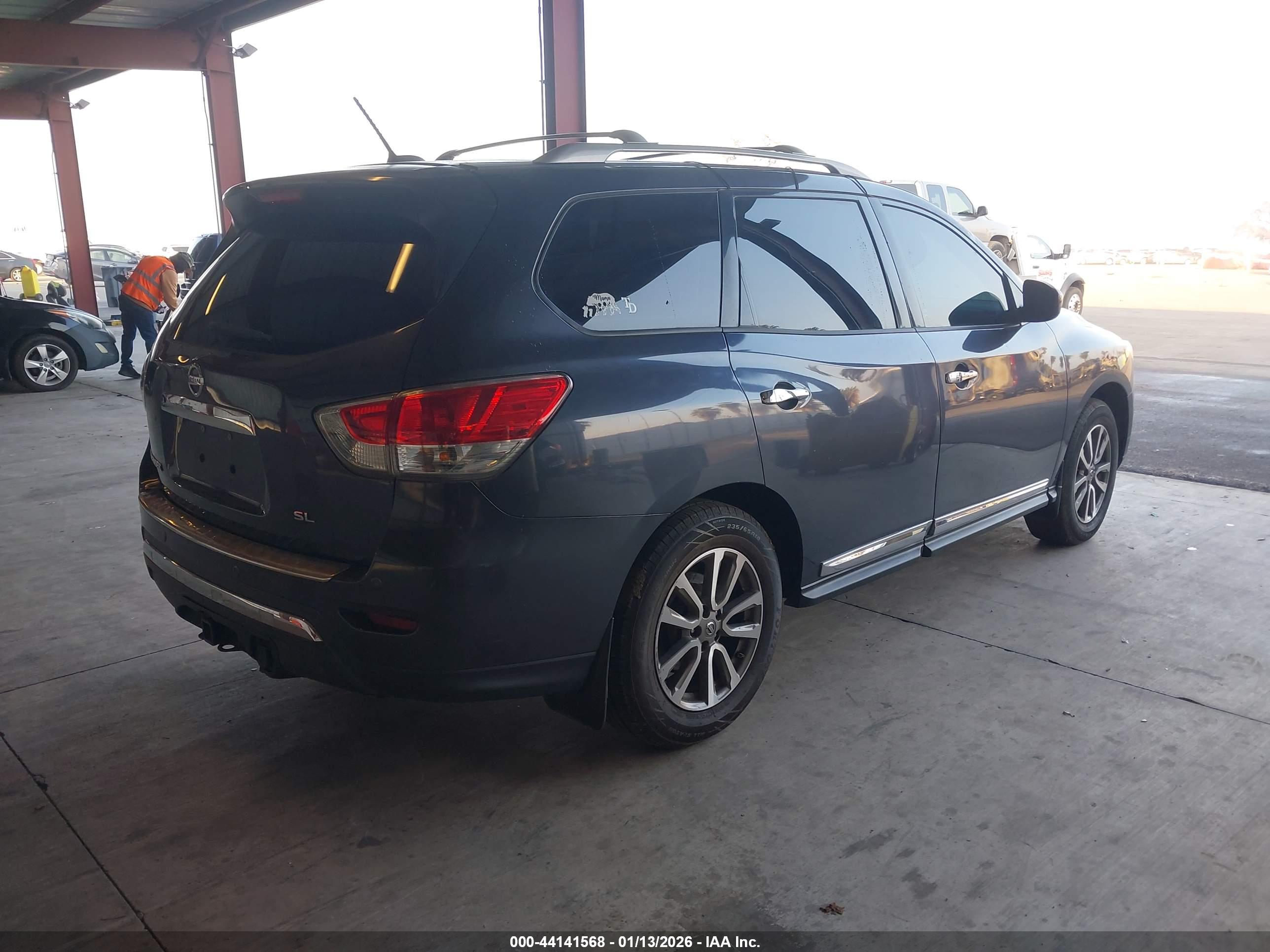 NISSAN PATHFINDER image 4