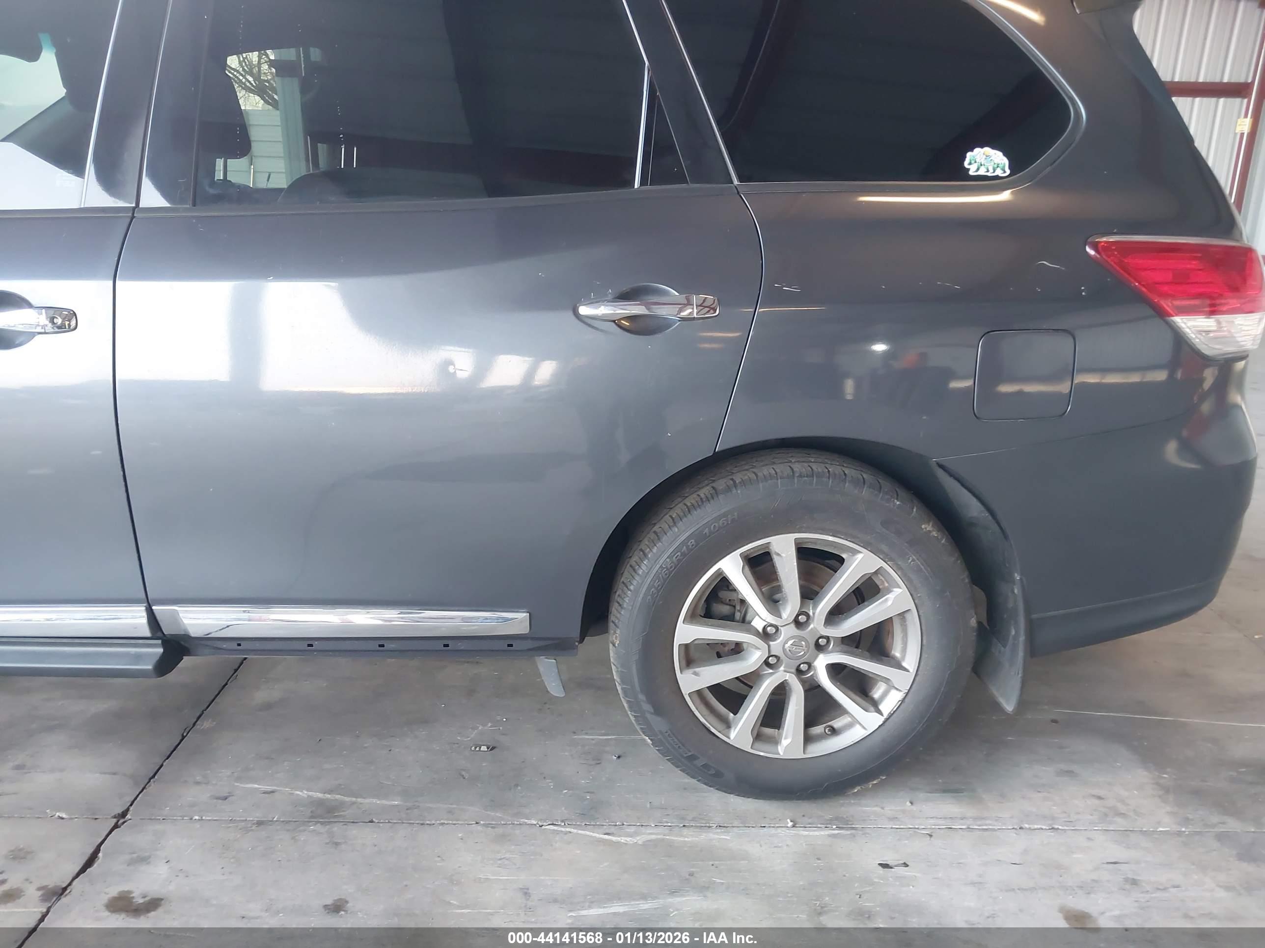 NISSAN PATHFINDER image 6