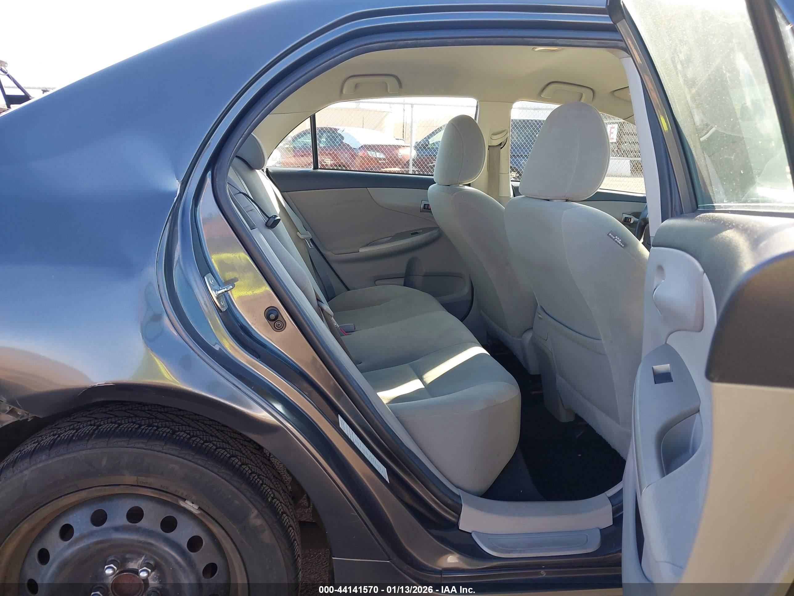 TOYOTA COROLLA image 8