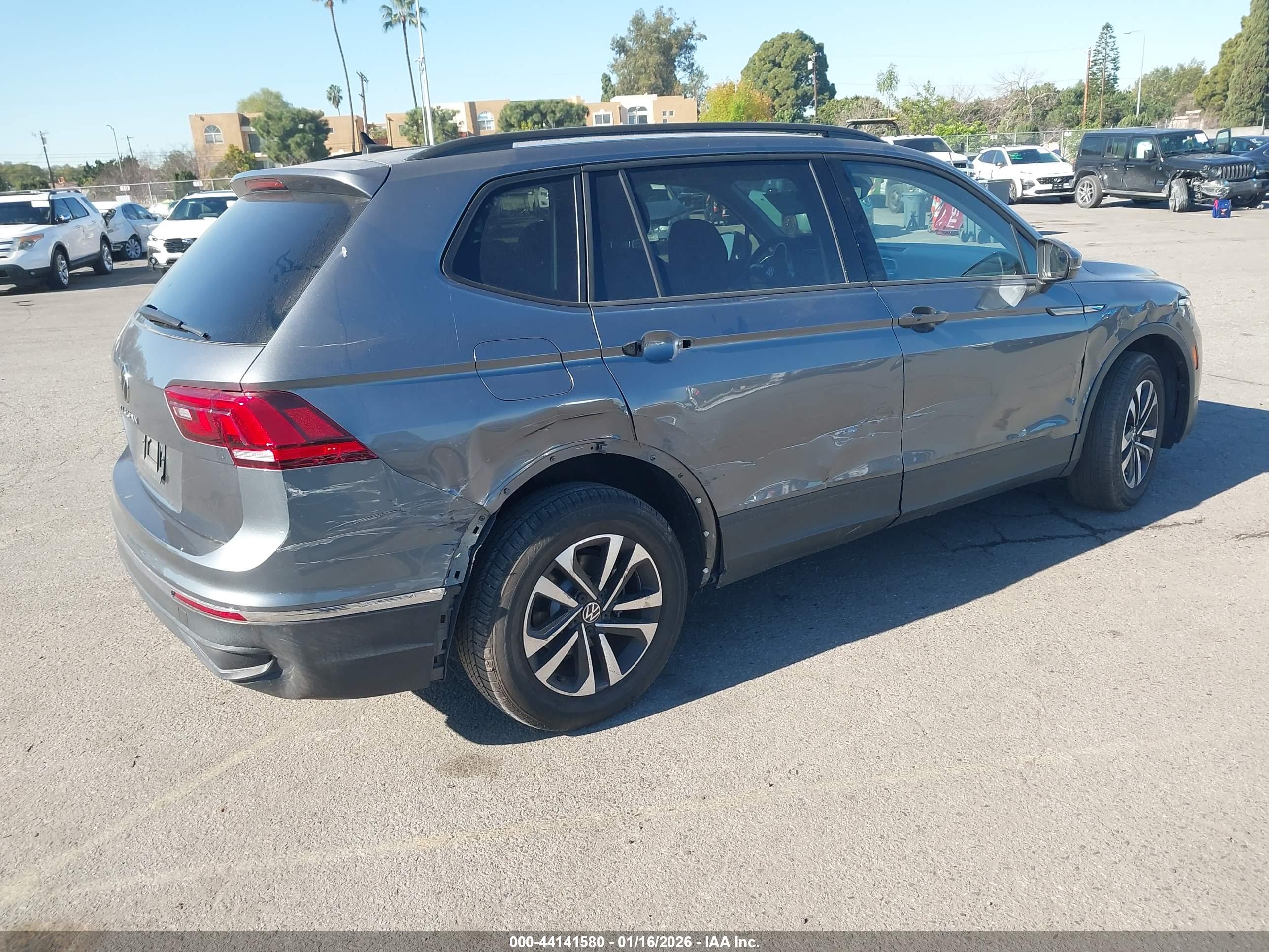 VOLKSWAGEN TIGUAN image 4