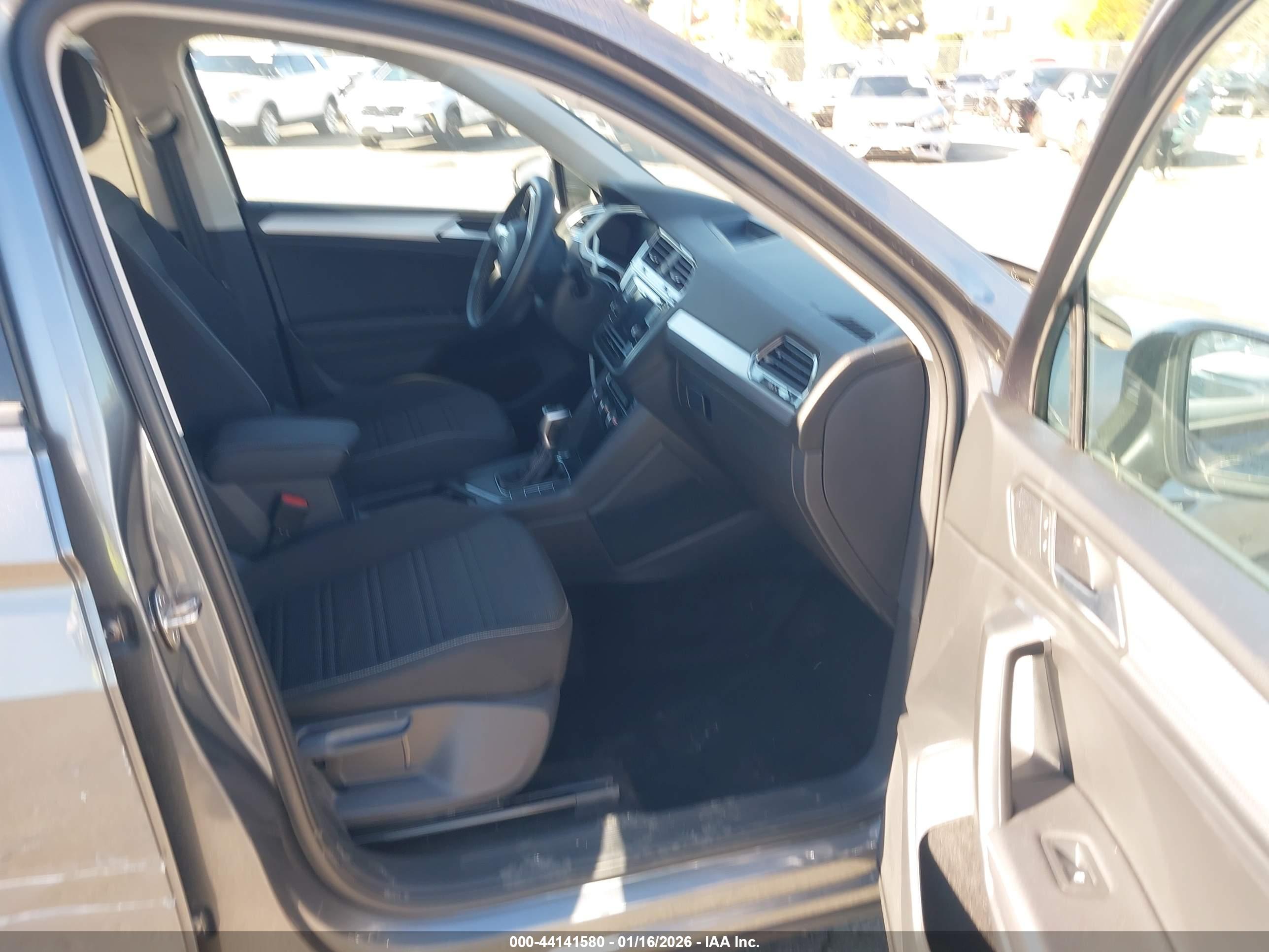 VOLKSWAGEN TIGUAN image 5