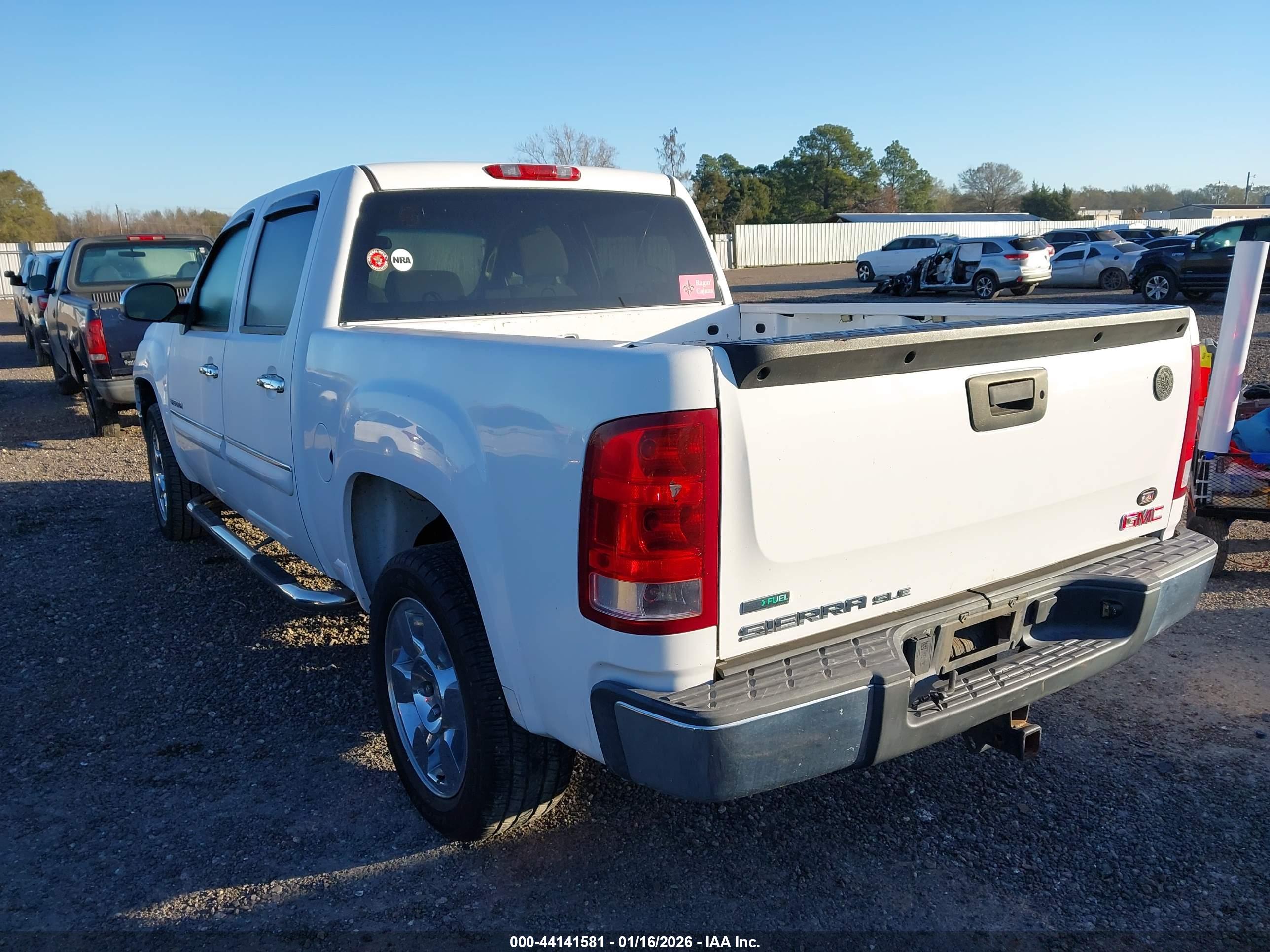 GMC SIERRA image 3