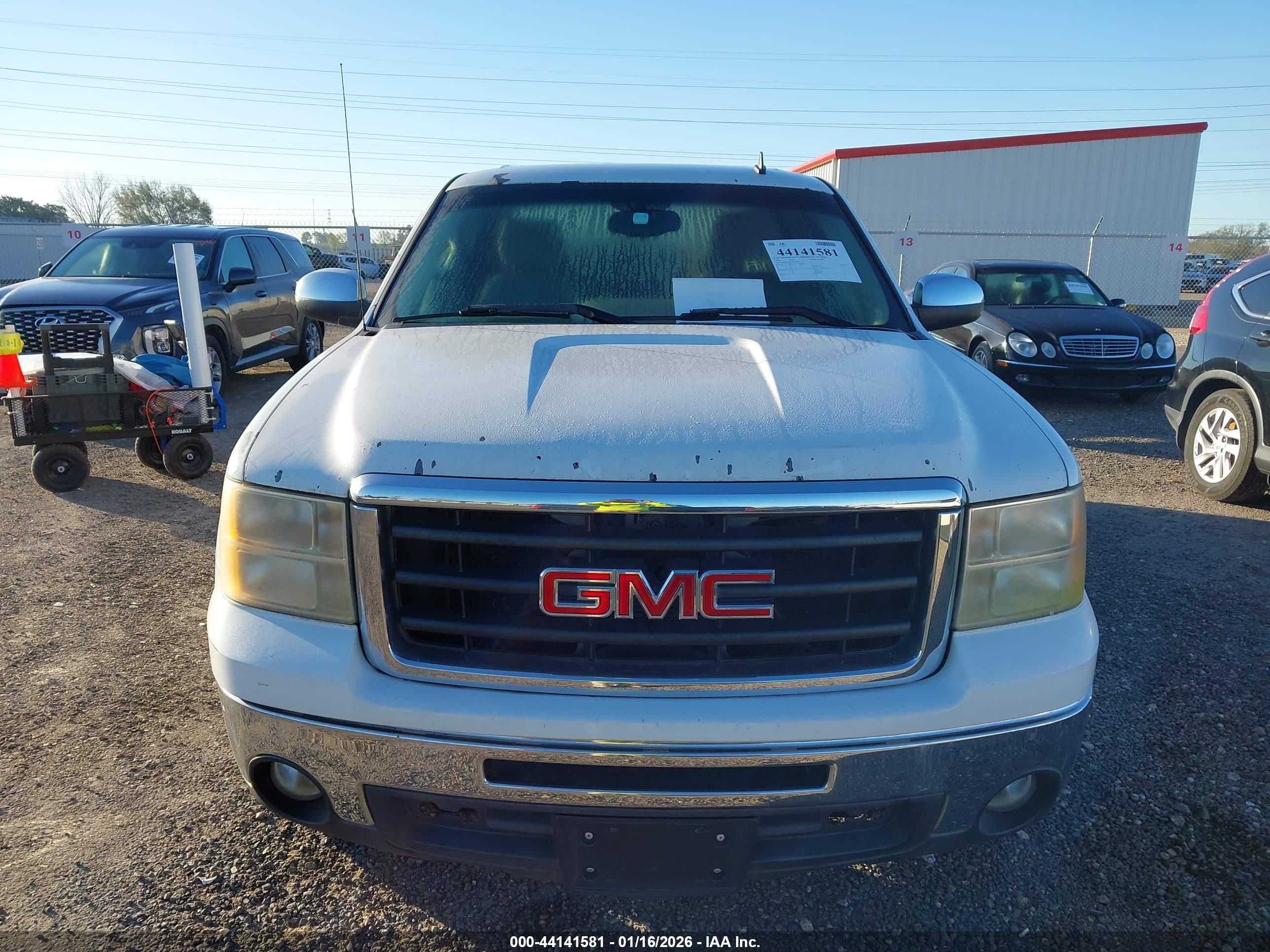 GMC SIERRA image 6