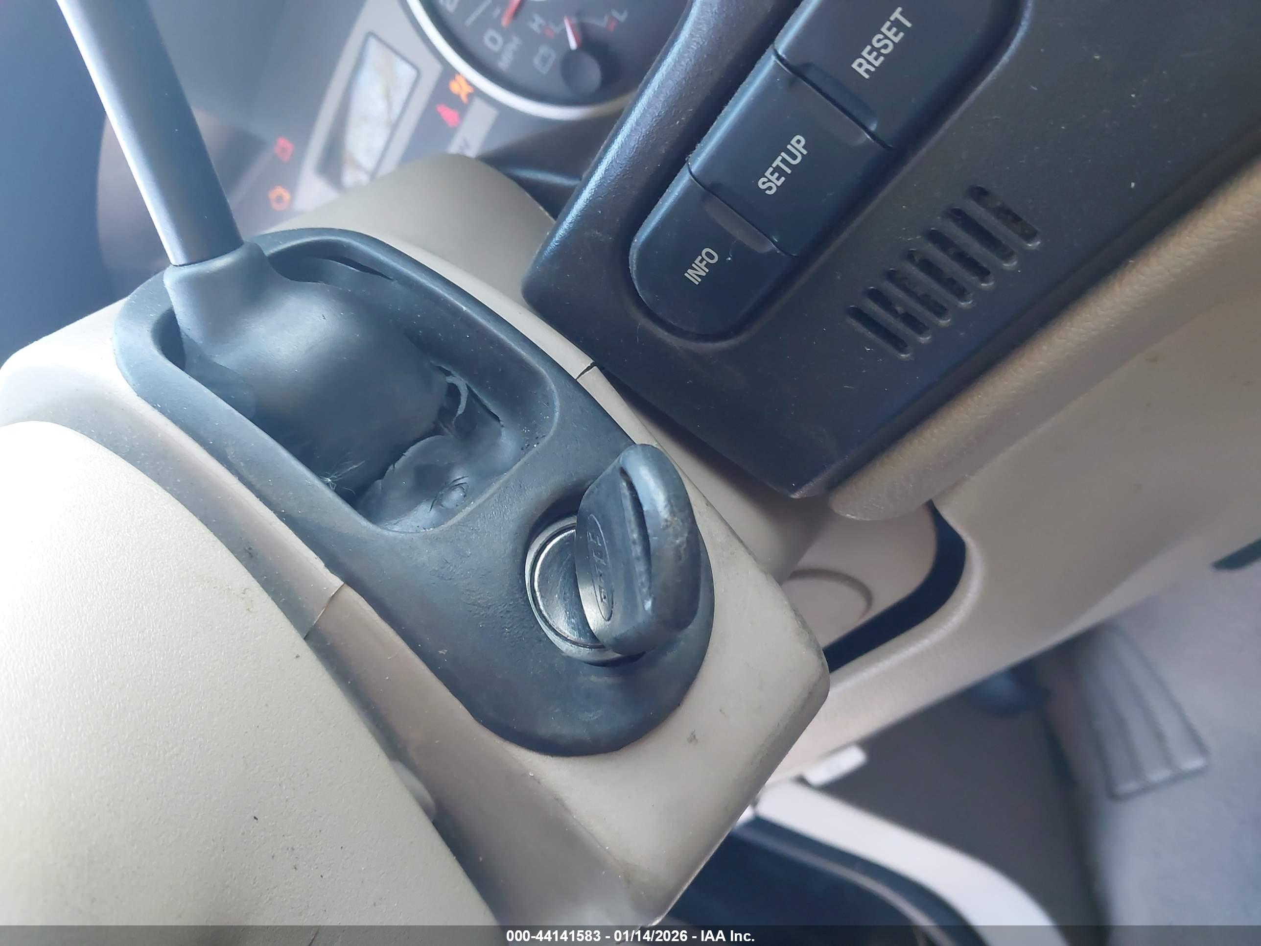 FORD EXPEDITION image 11