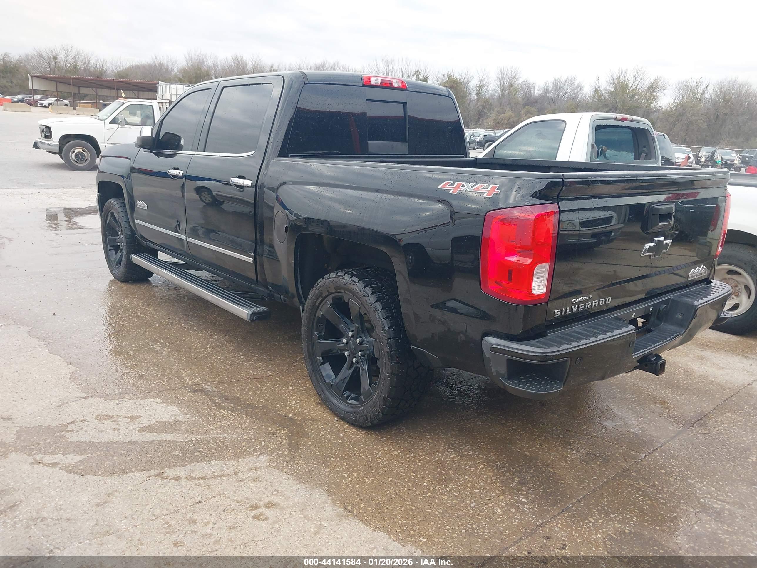 CHEVROLET SILVERADO image 3