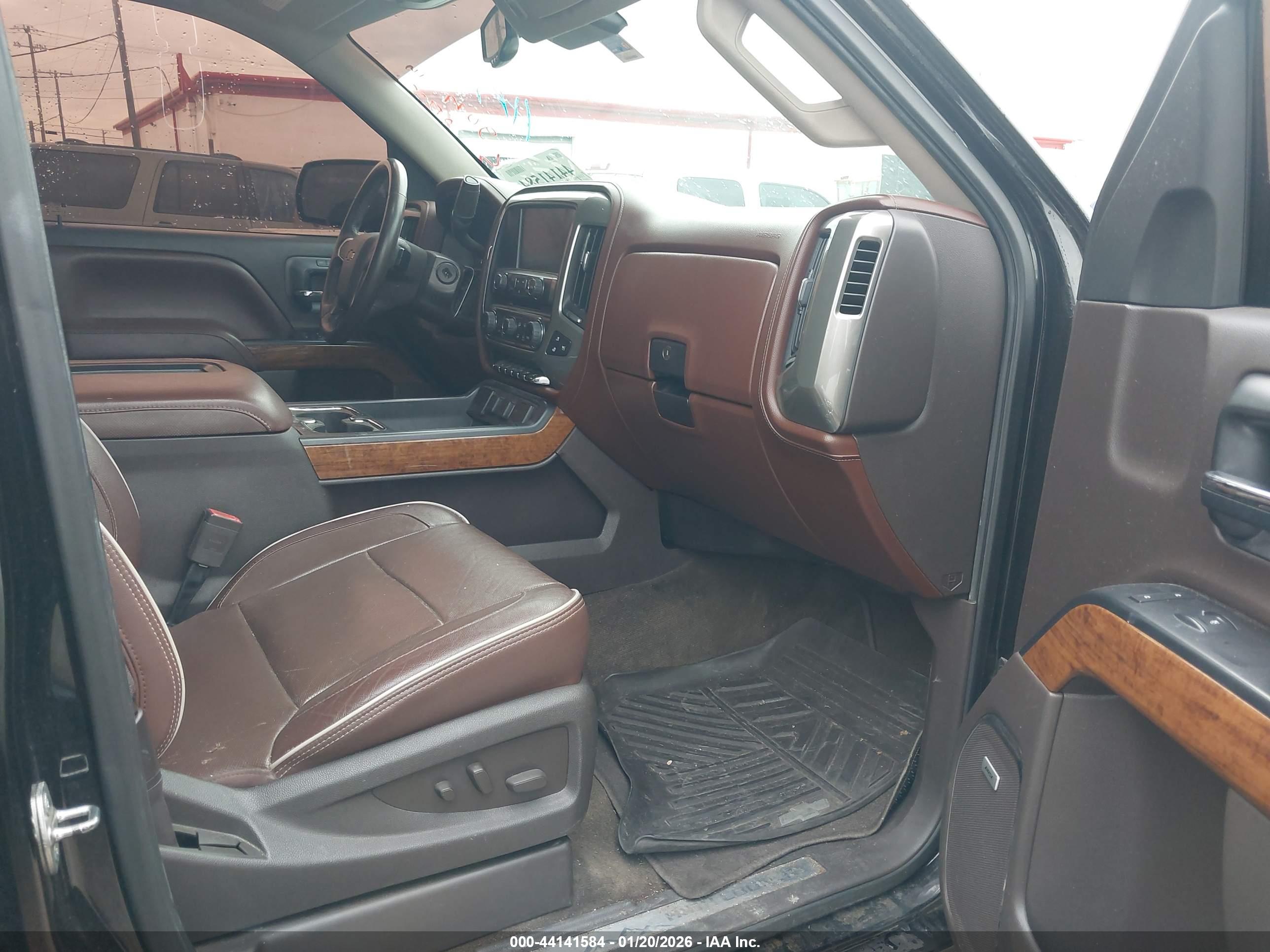 CHEVROLET SILVERADO image 5
