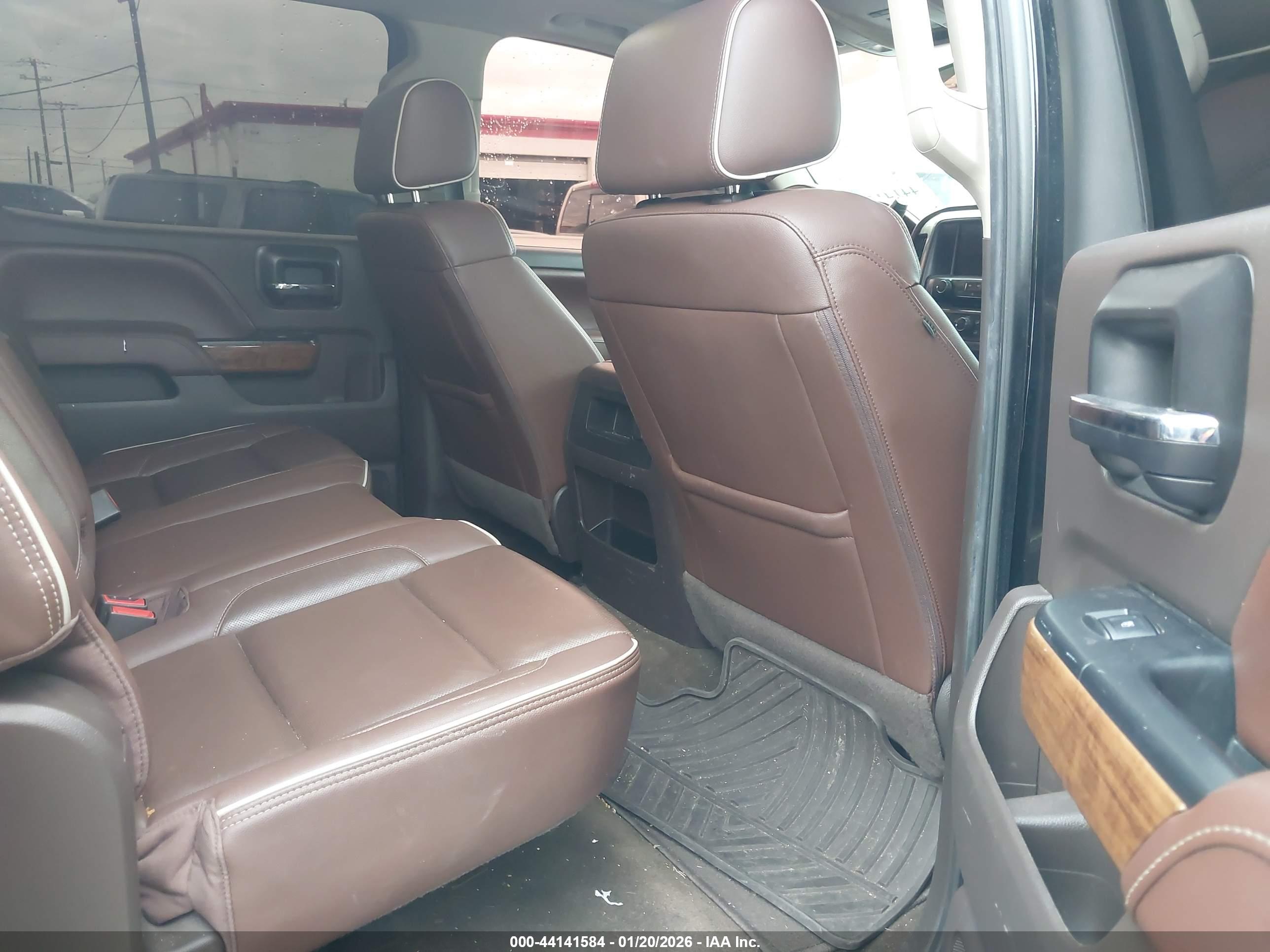CHEVROLET SILVERADO image 8