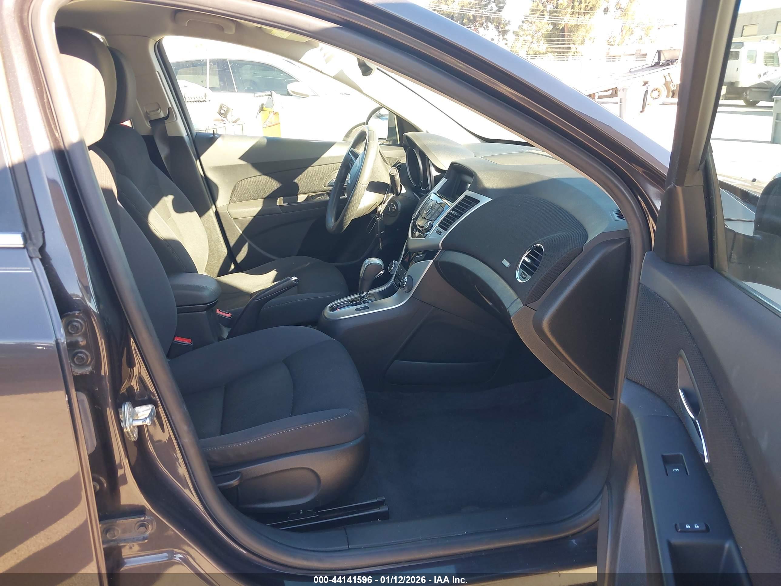 CHEVROLET CRUZE image 5