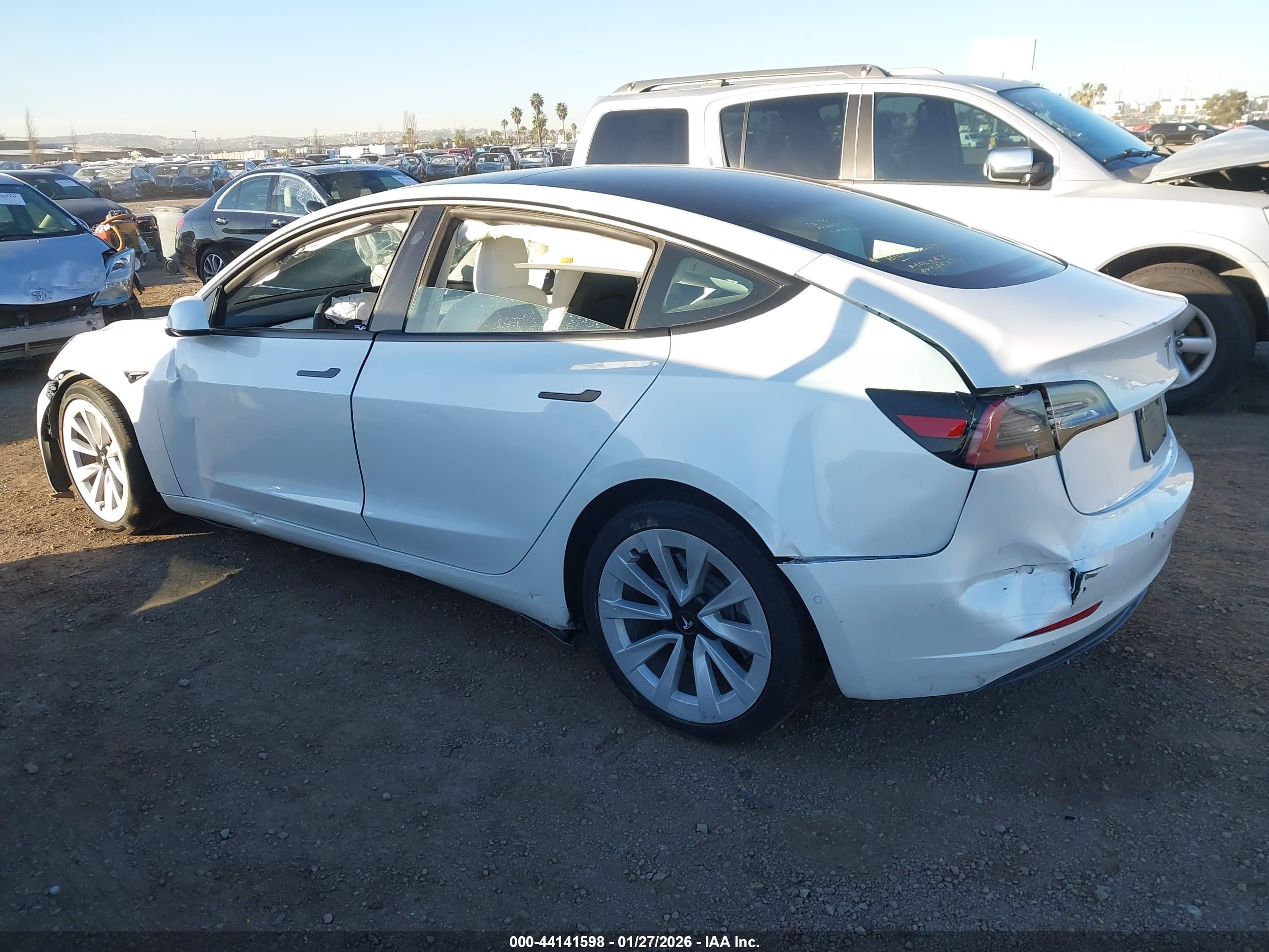 TESLA MODEL image 3