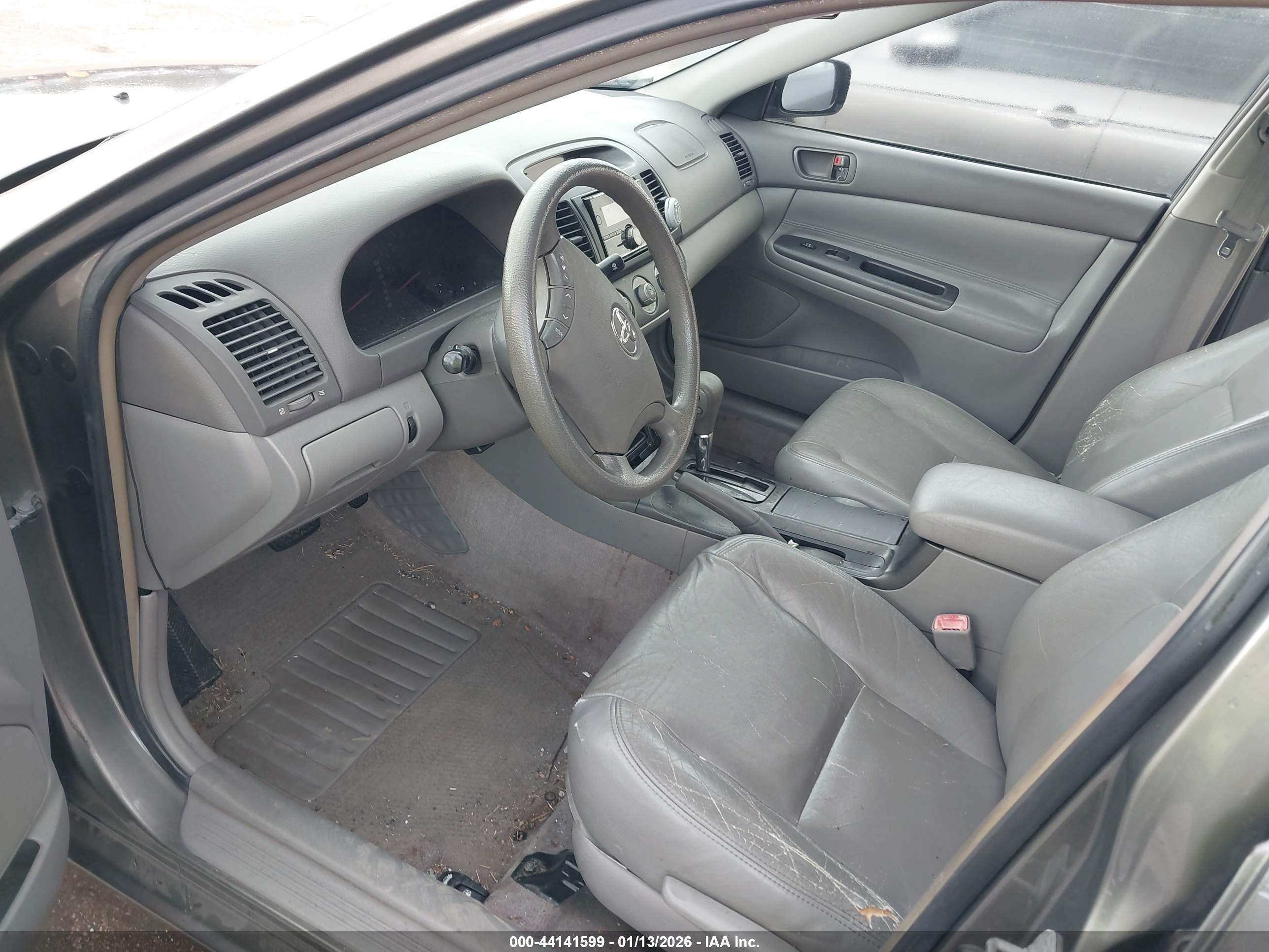 TOYOTA CAMRY image 5