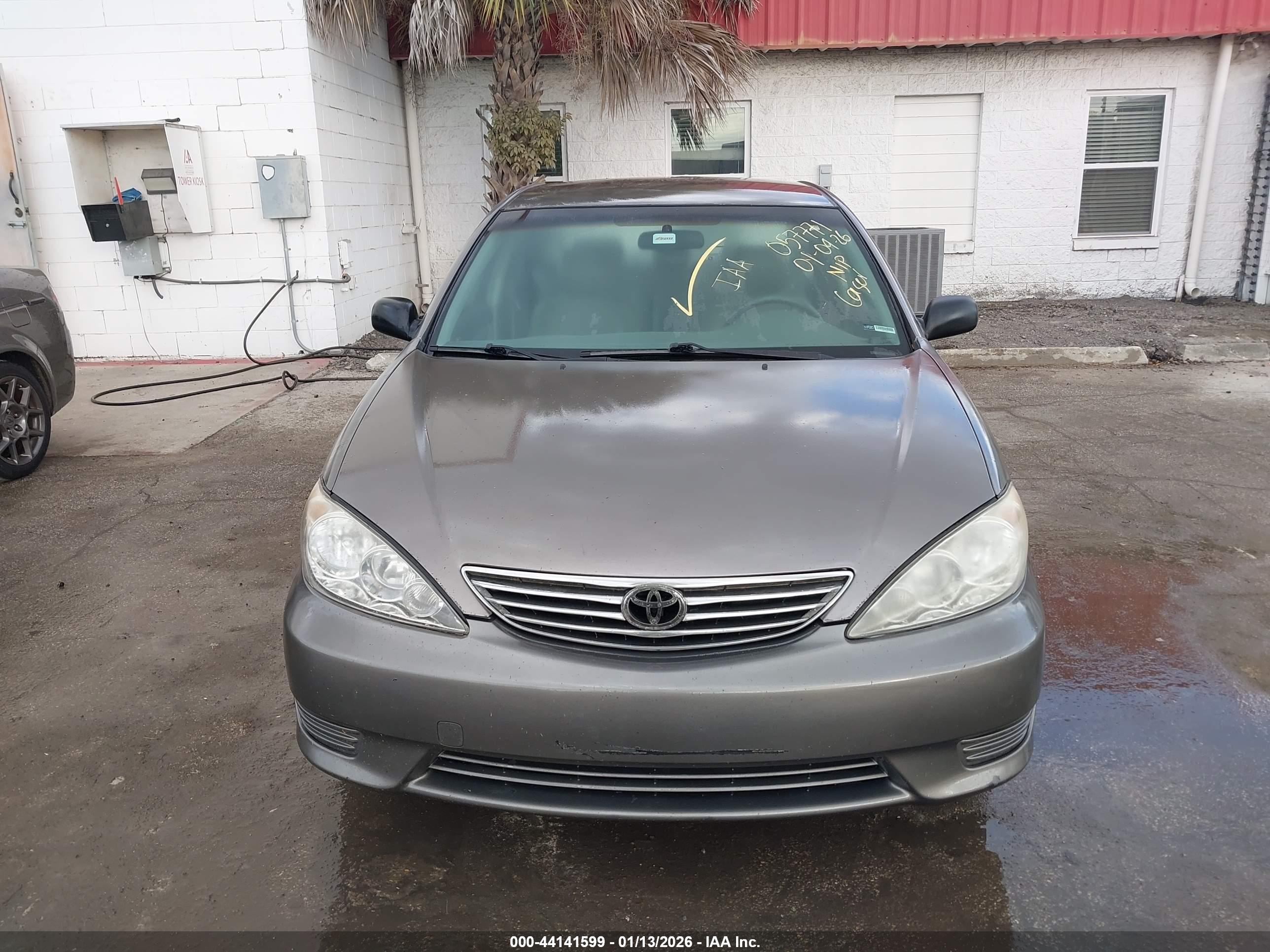 TOYOTA CAMRY image 6