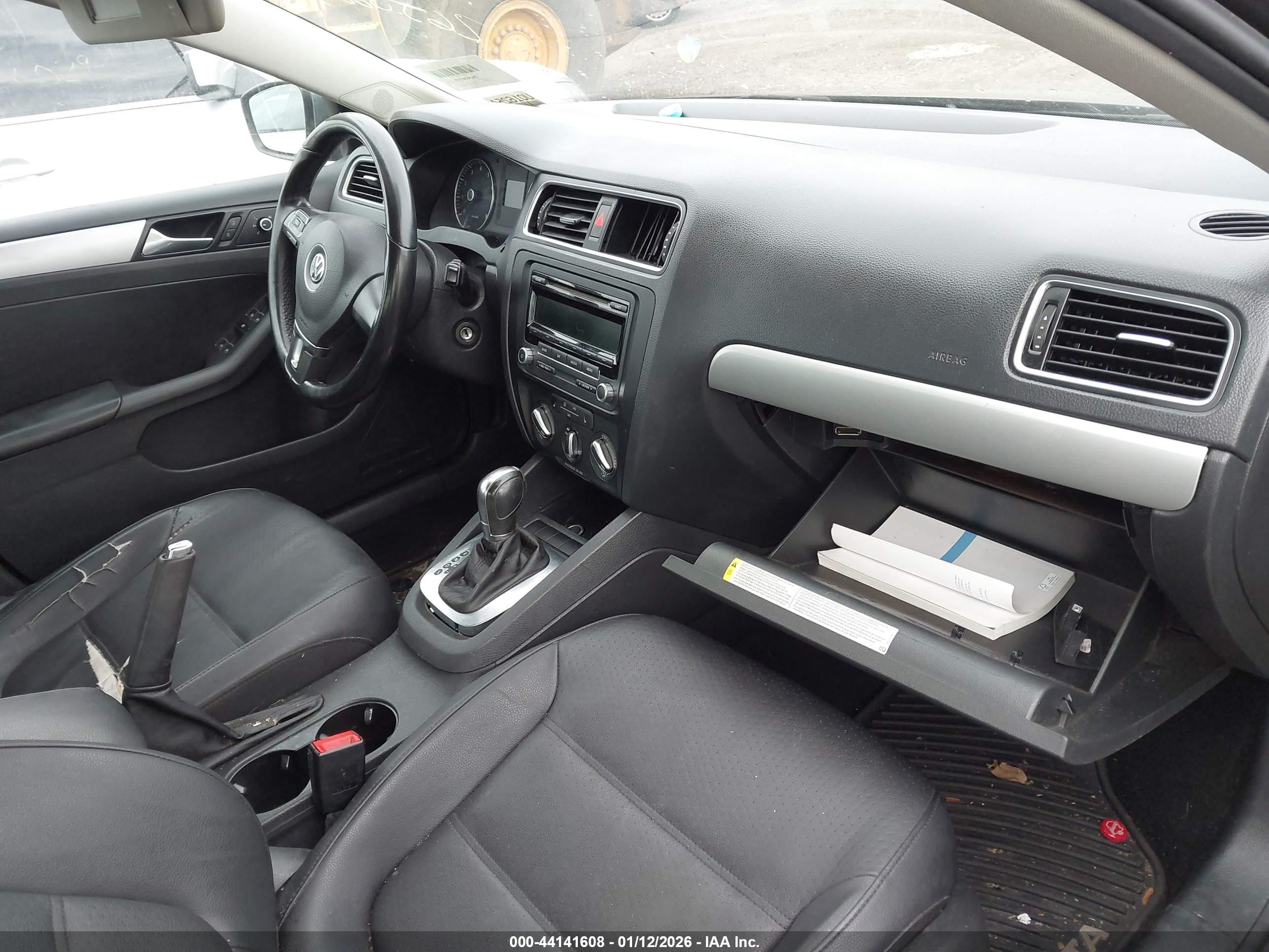 VOLKSWAGEN JETTA image 5