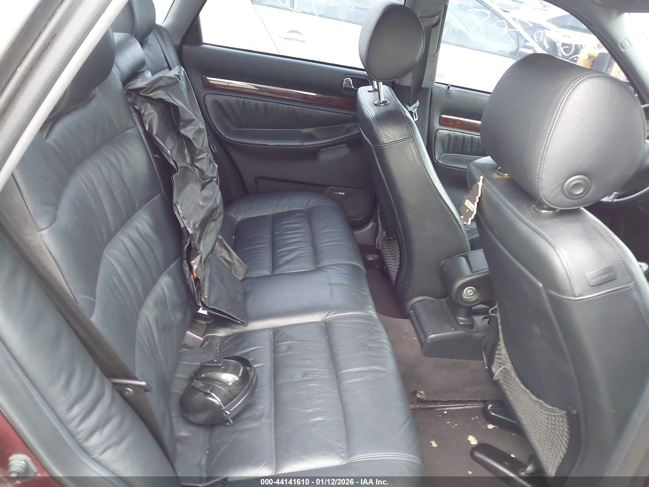 AUDI A4 image 8