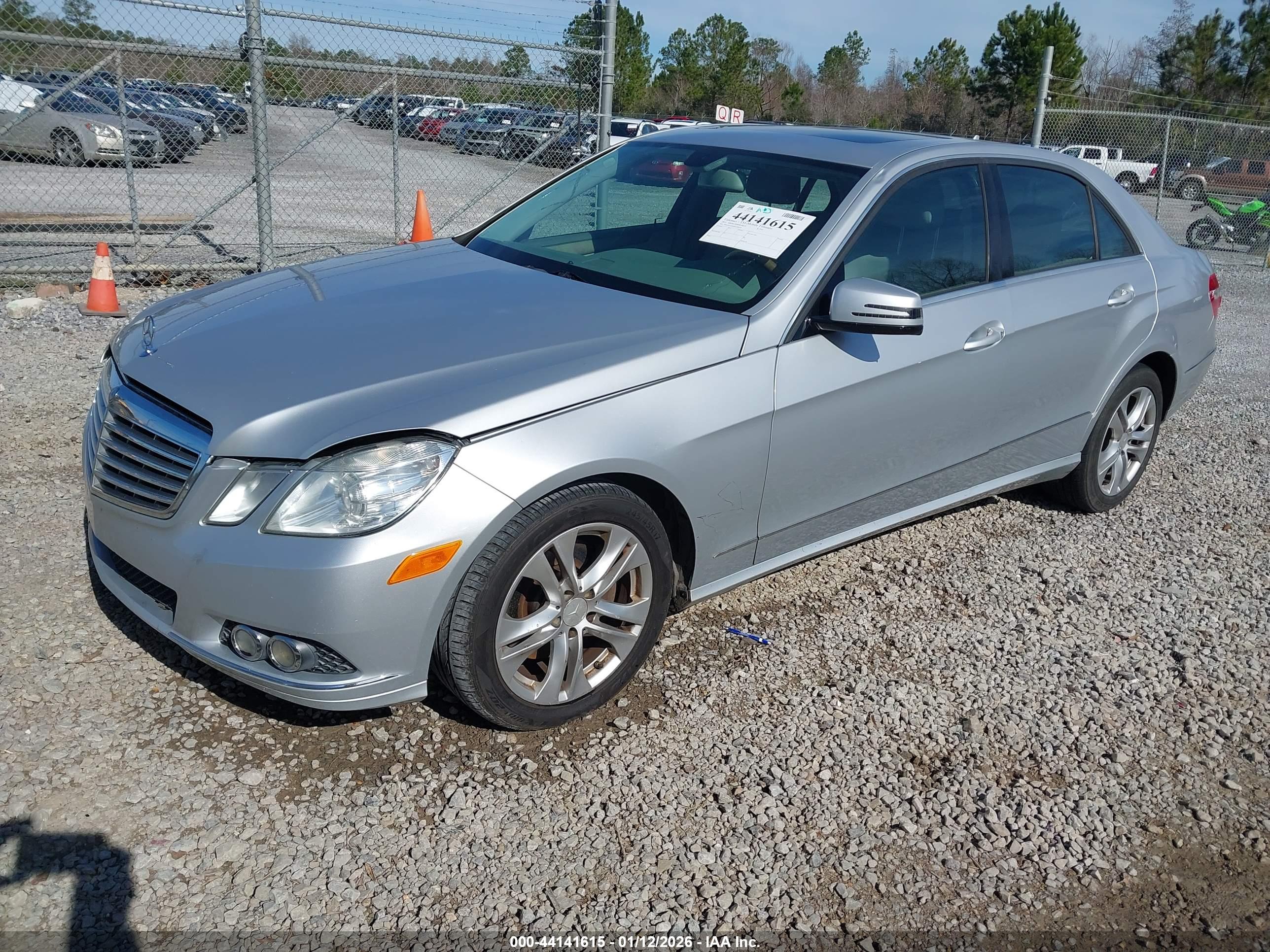MERCEDES-BENZ E image 2