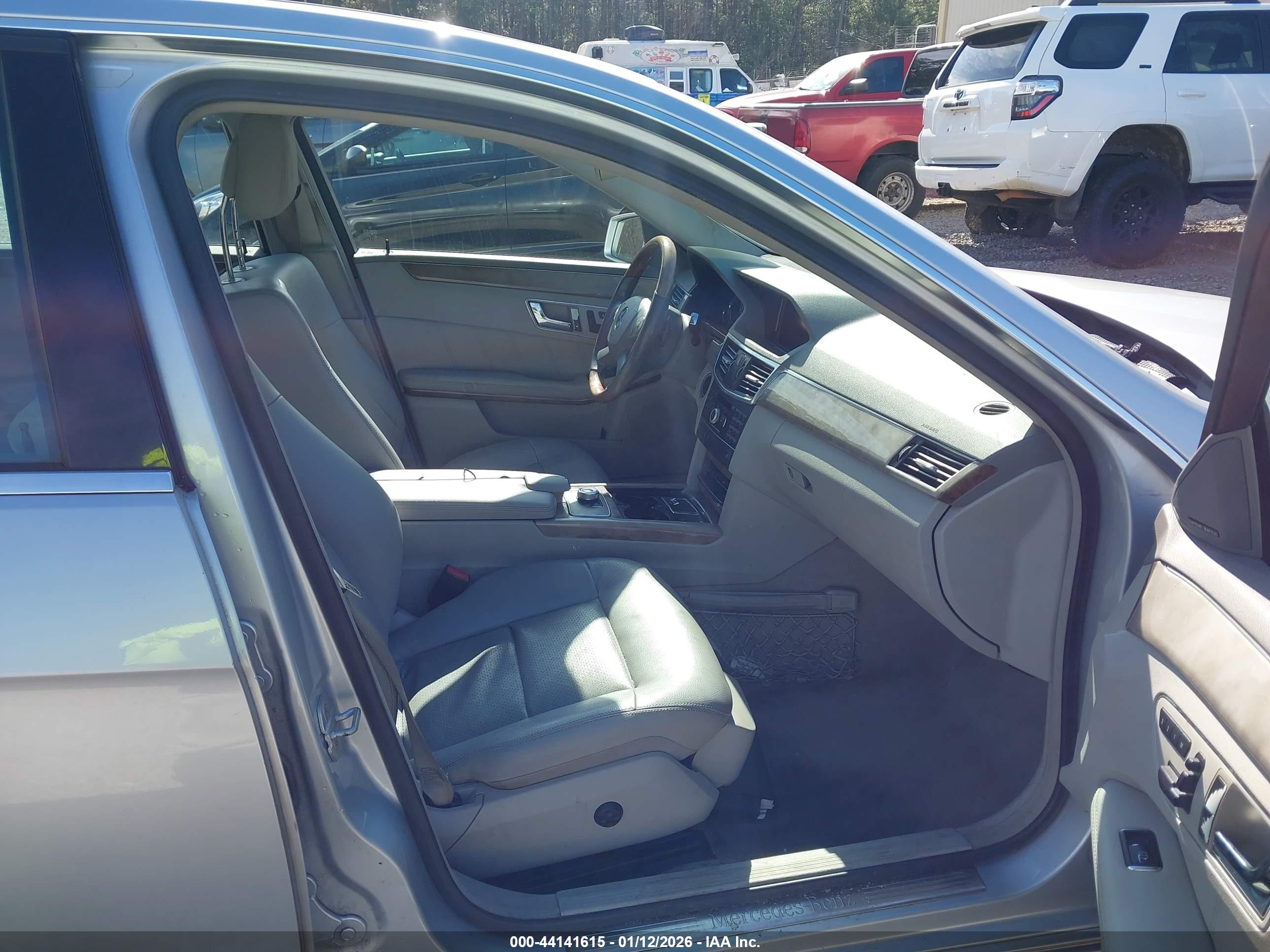 MERCEDES-BENZ E image 5