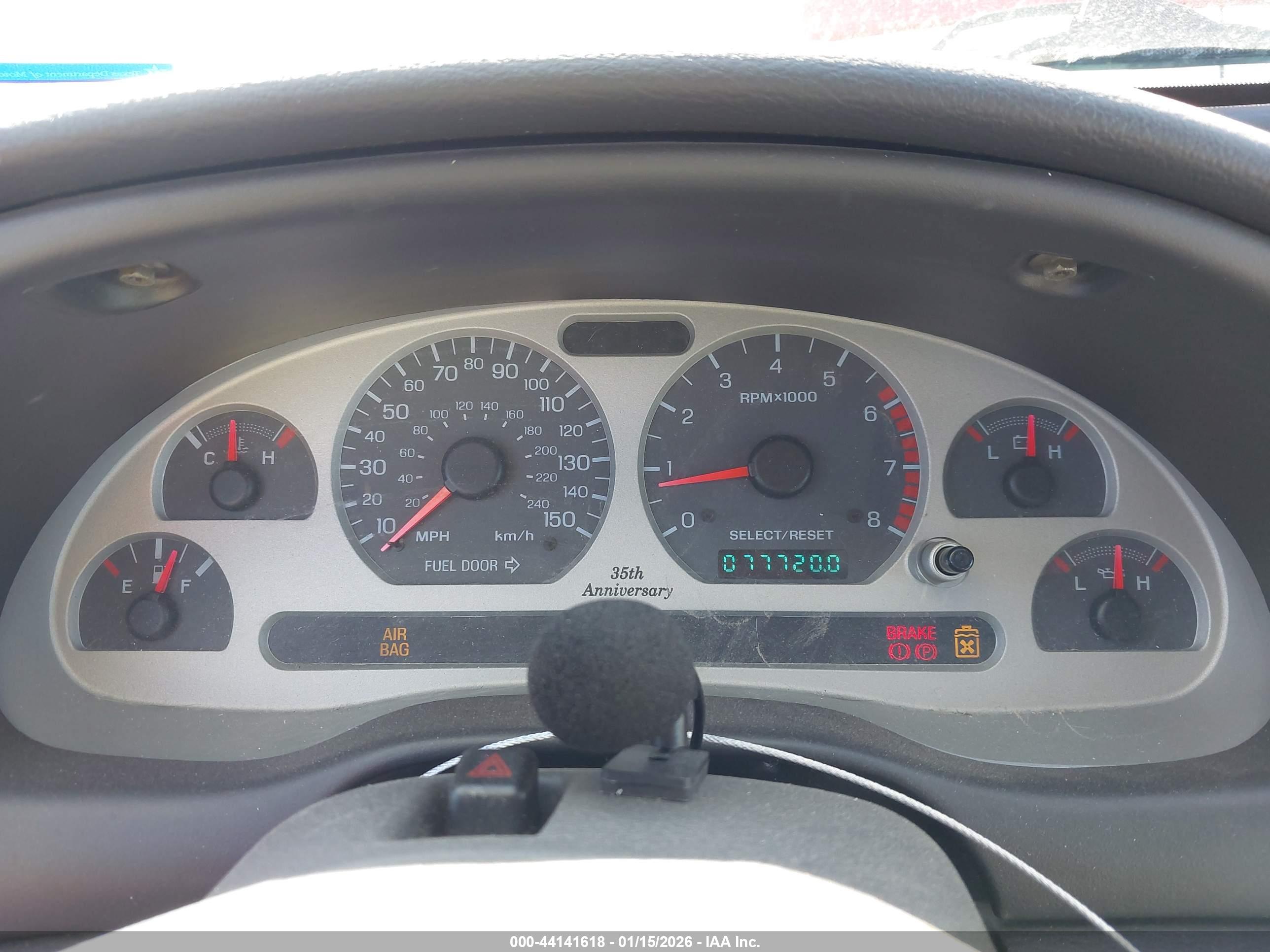 FORD MUSTANG image 7