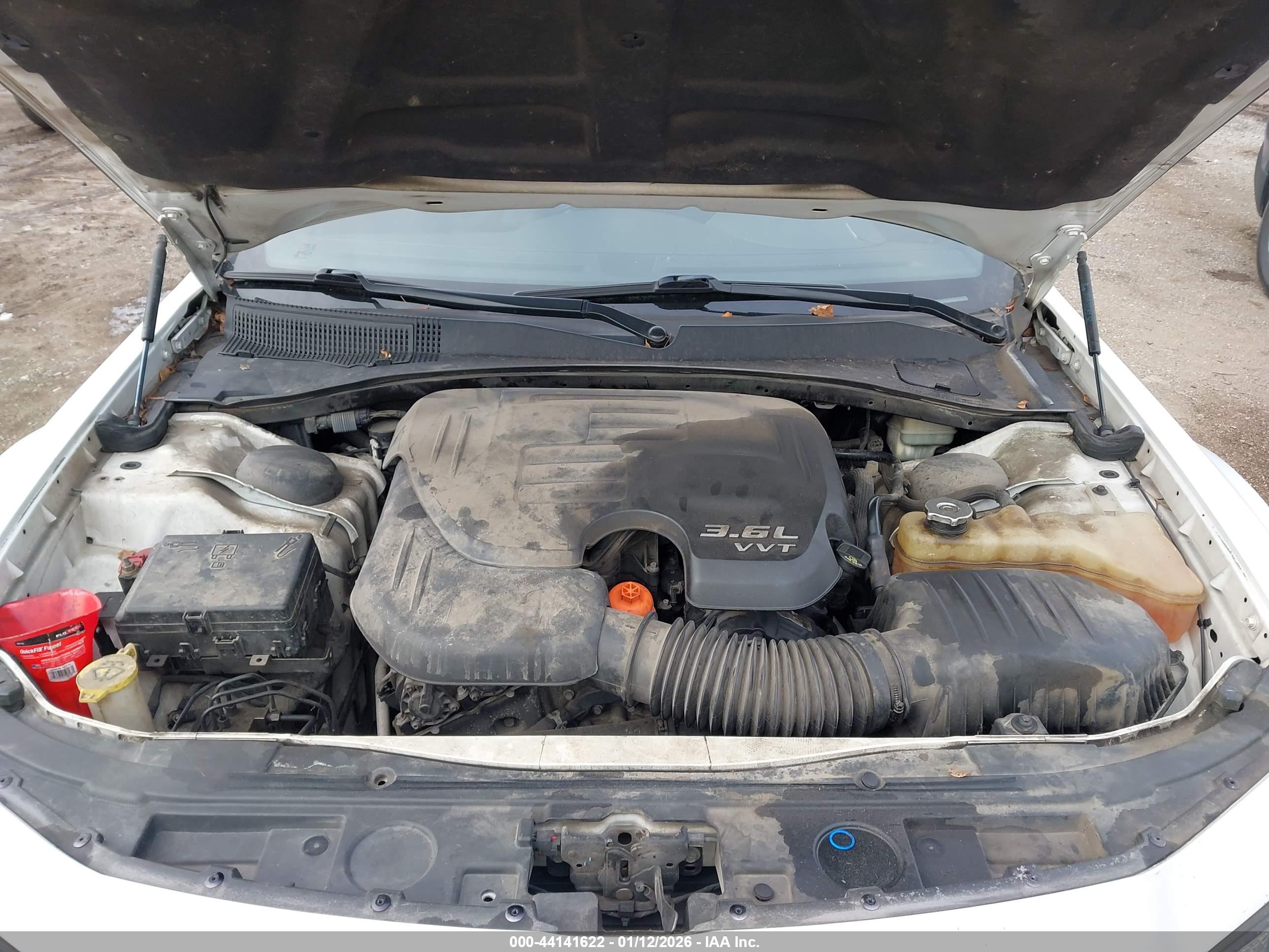 CHRYSLER 300 image 10